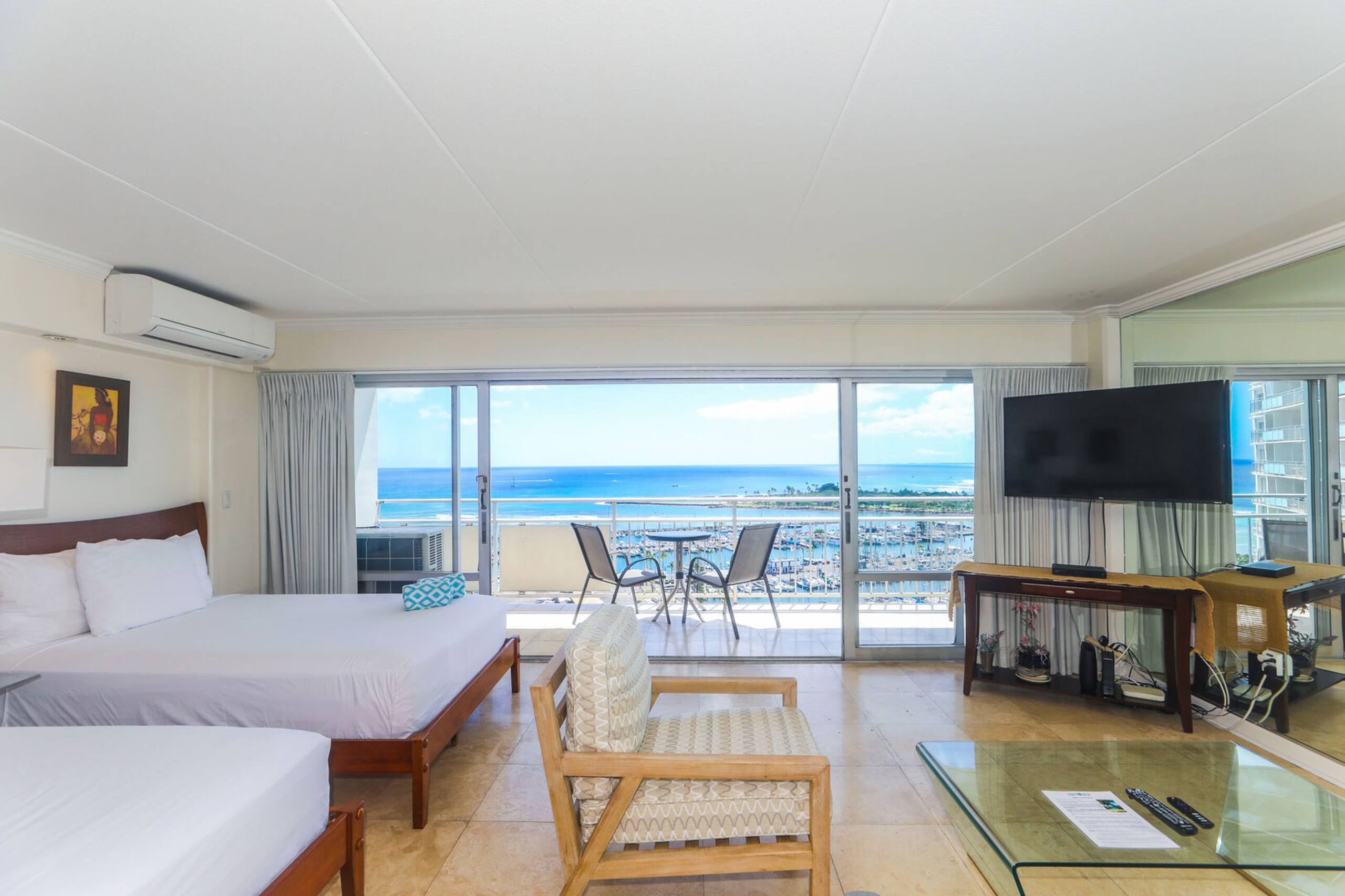 Condo in Honolulu · ★4.5 · 1 bedroom · 3 beds · 1 bath - Image 1
