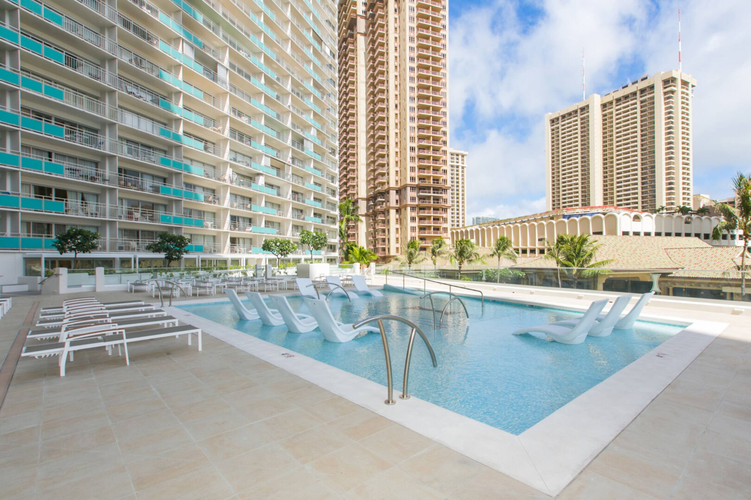 Condo in Honolulu · ★4.75 · 1 bedroom · 2 beds · 1 private bath - Image 20