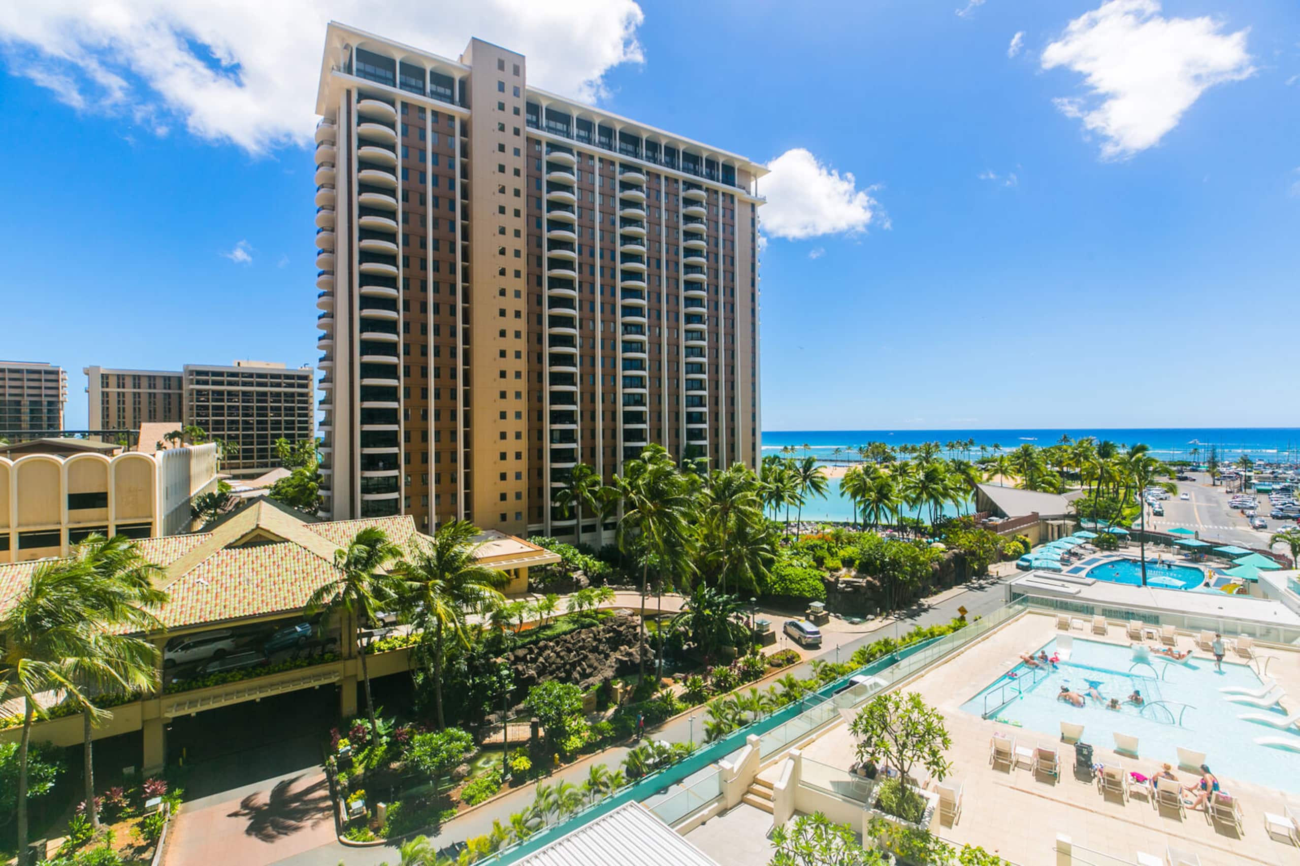 Condo in Honolulu · ★4.71 · 1 bedroom · 2 beds · 1 private bath - Image 1