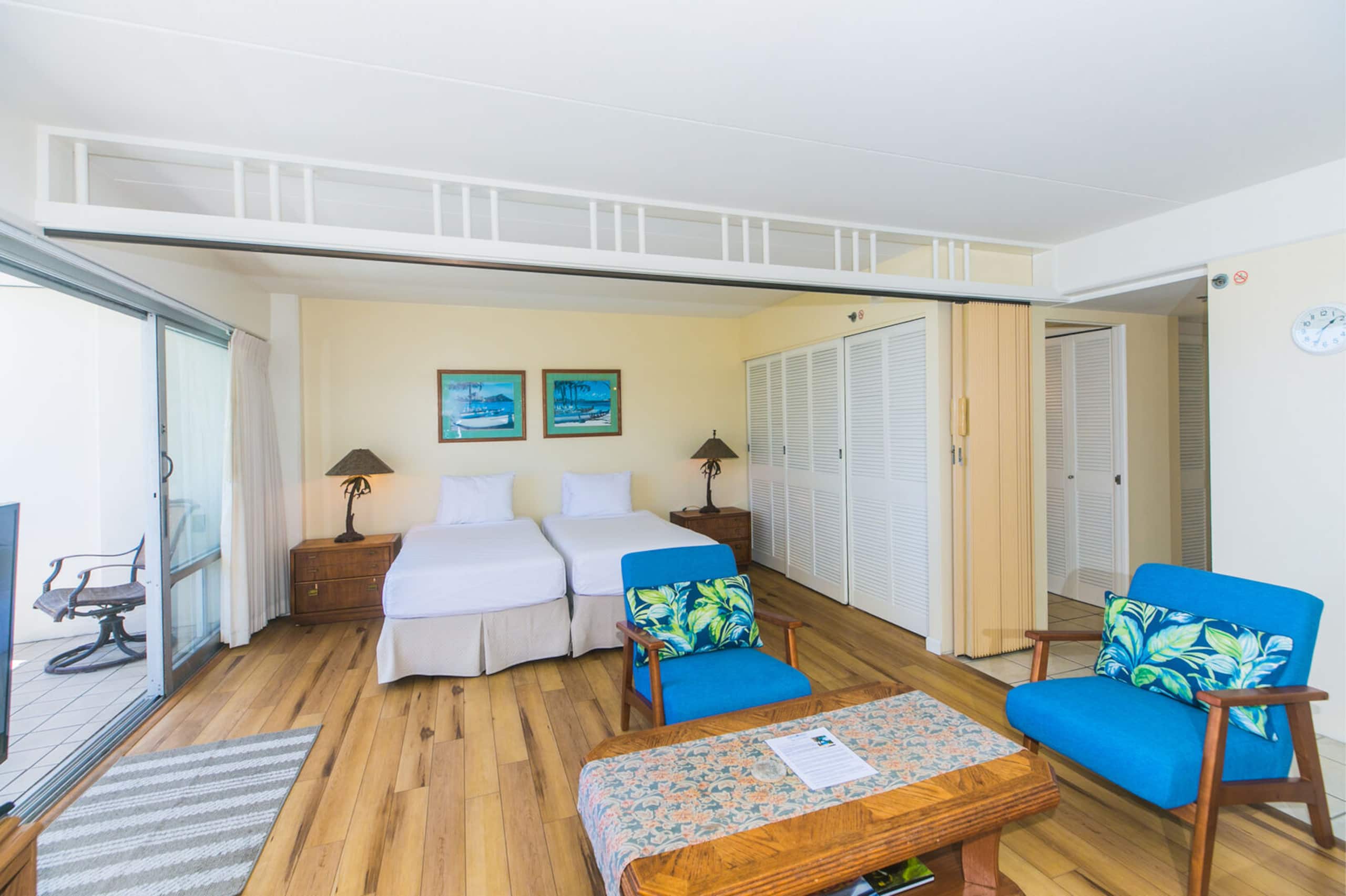 Condo in Honolulu · ★4.71 · 1 bedroom · 2 beds · 1 private bath - Image 6