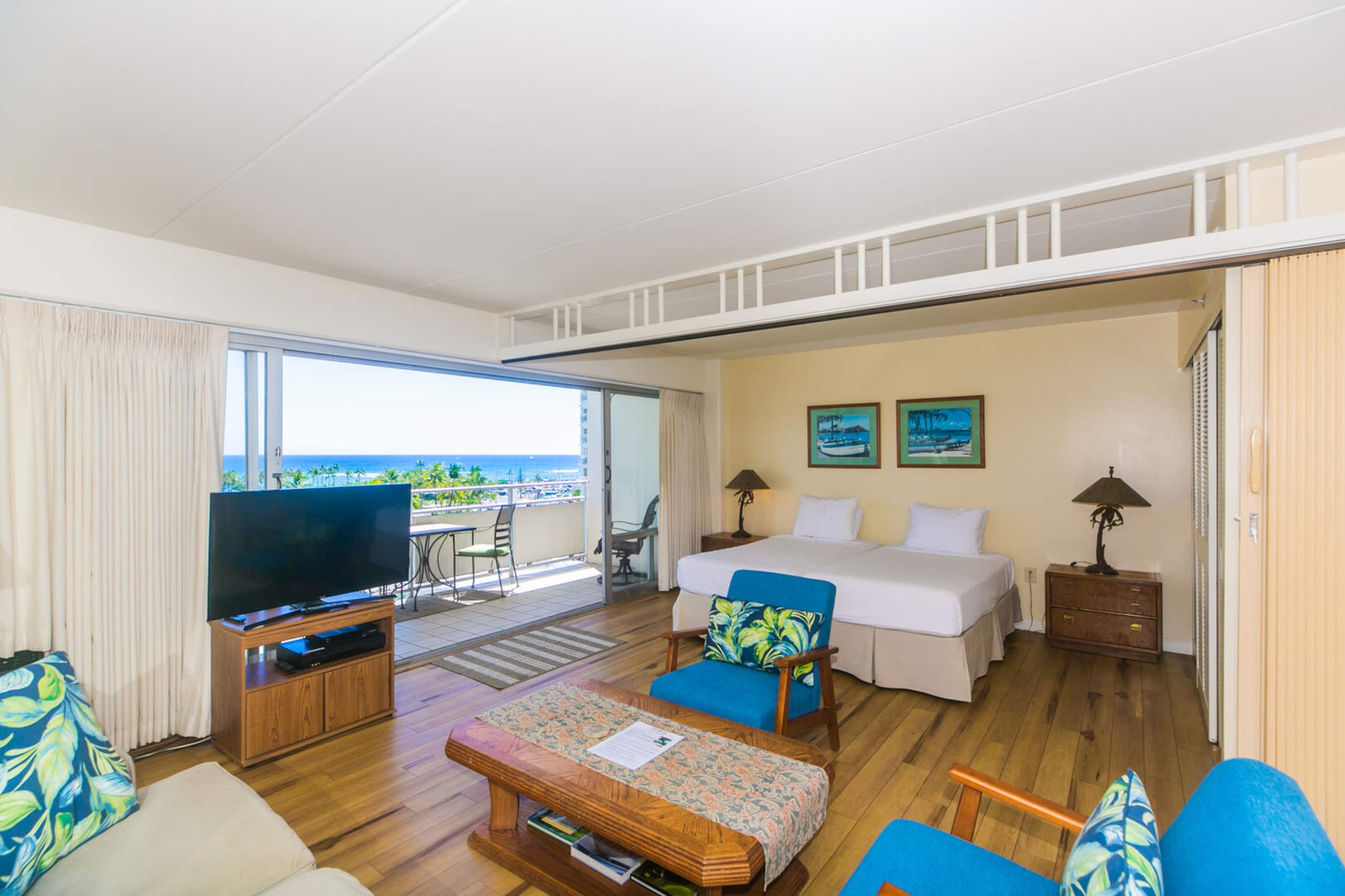 Condo in Honolulu · ★4.71 · 1 bedroom · 2 beds · 1 private bath - Image 5