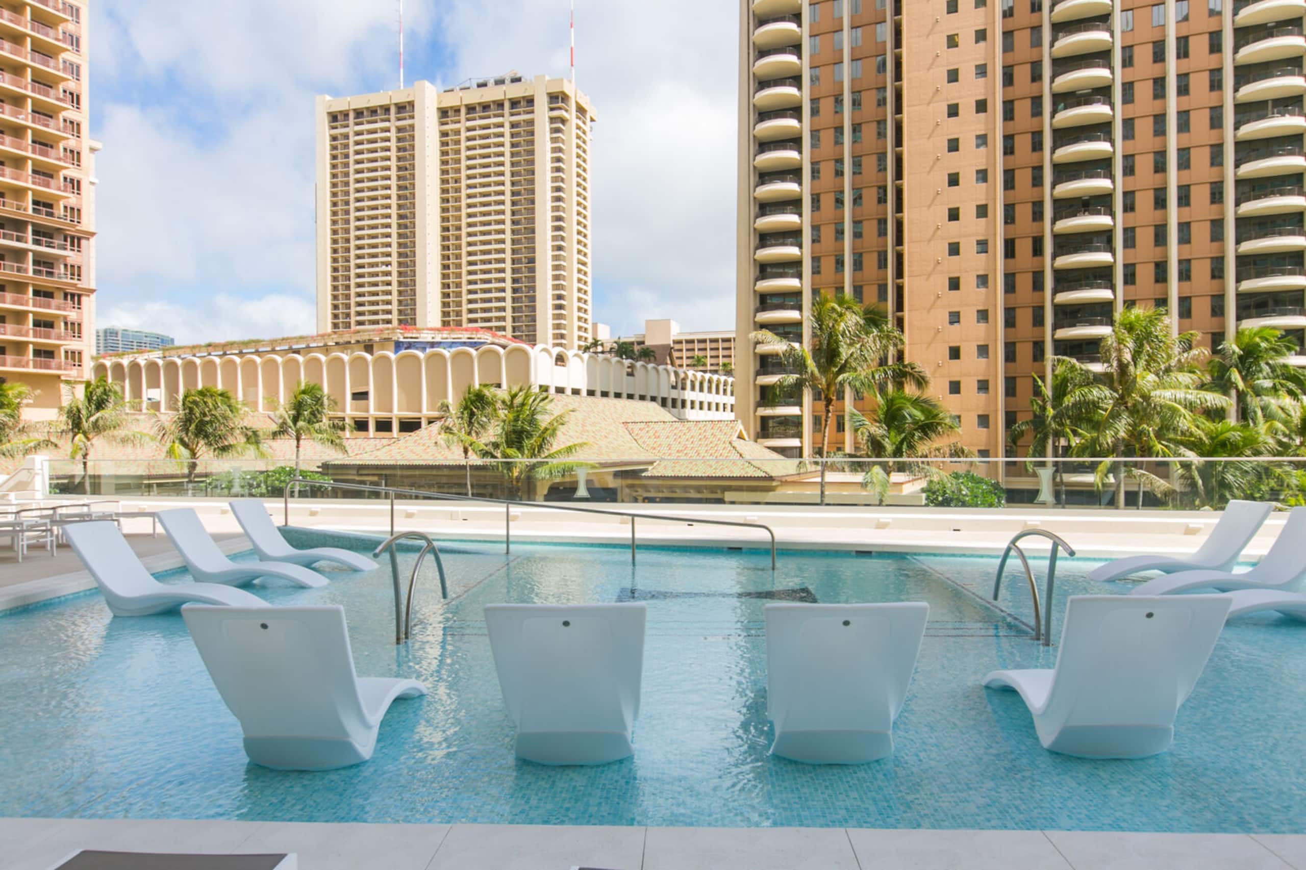 Island Escape - Stunning Ocean Views! Ilikai Hotel - Image 21