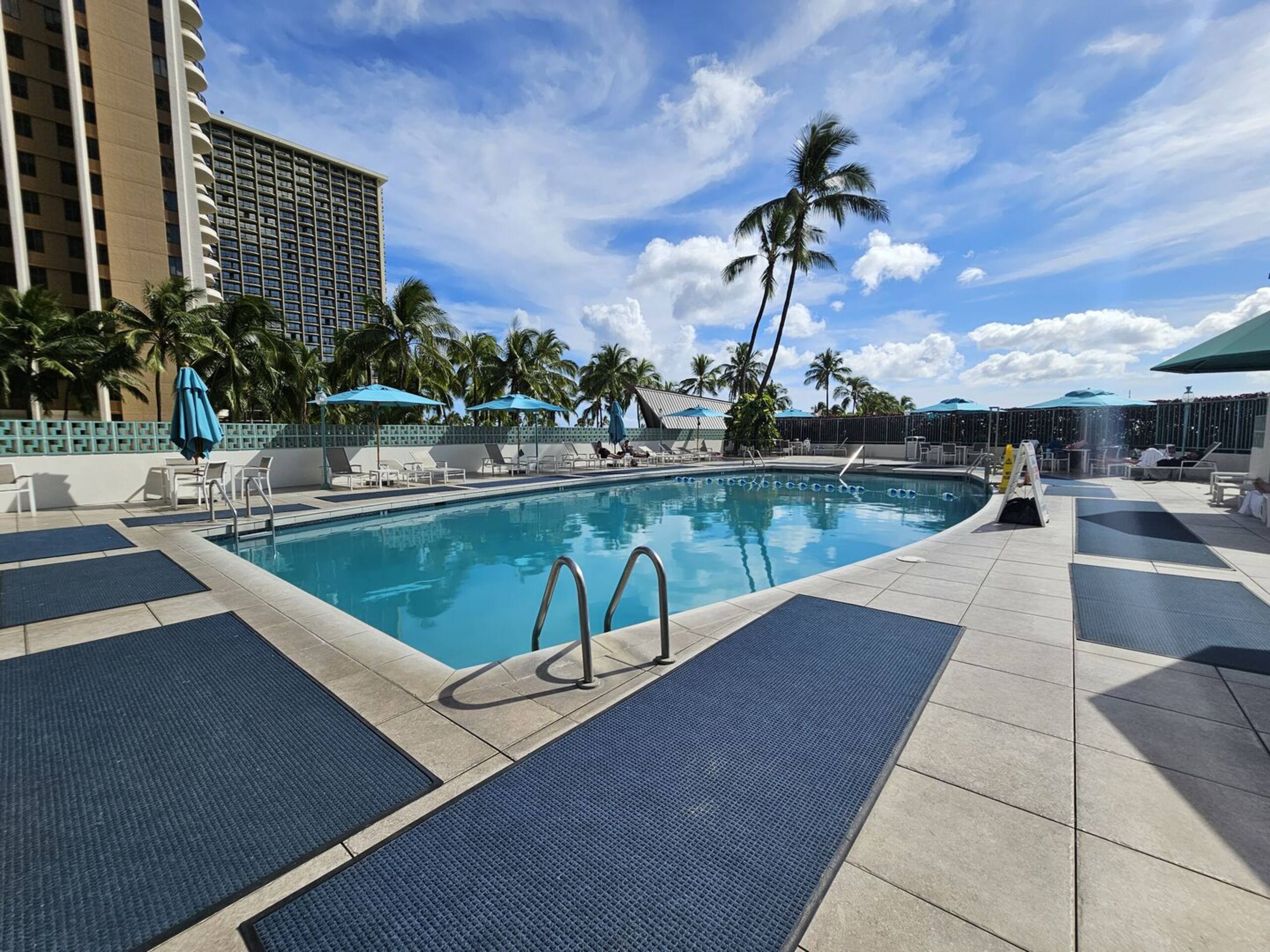 Unforgettable Sunset Views at the Ilikai Hotel! - Image 21