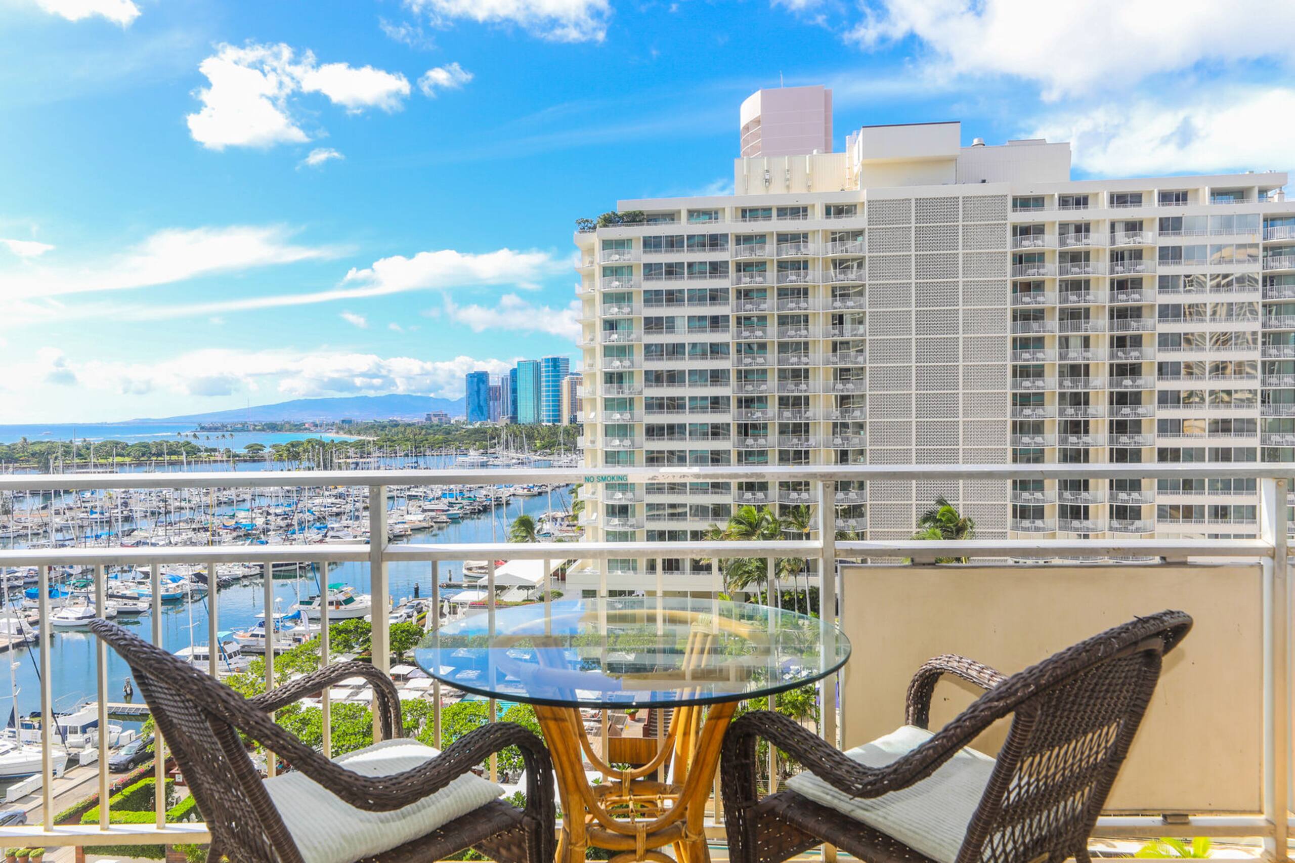 Beautiful Marina Sunset Views at the Ilikai Hotel - Image 9