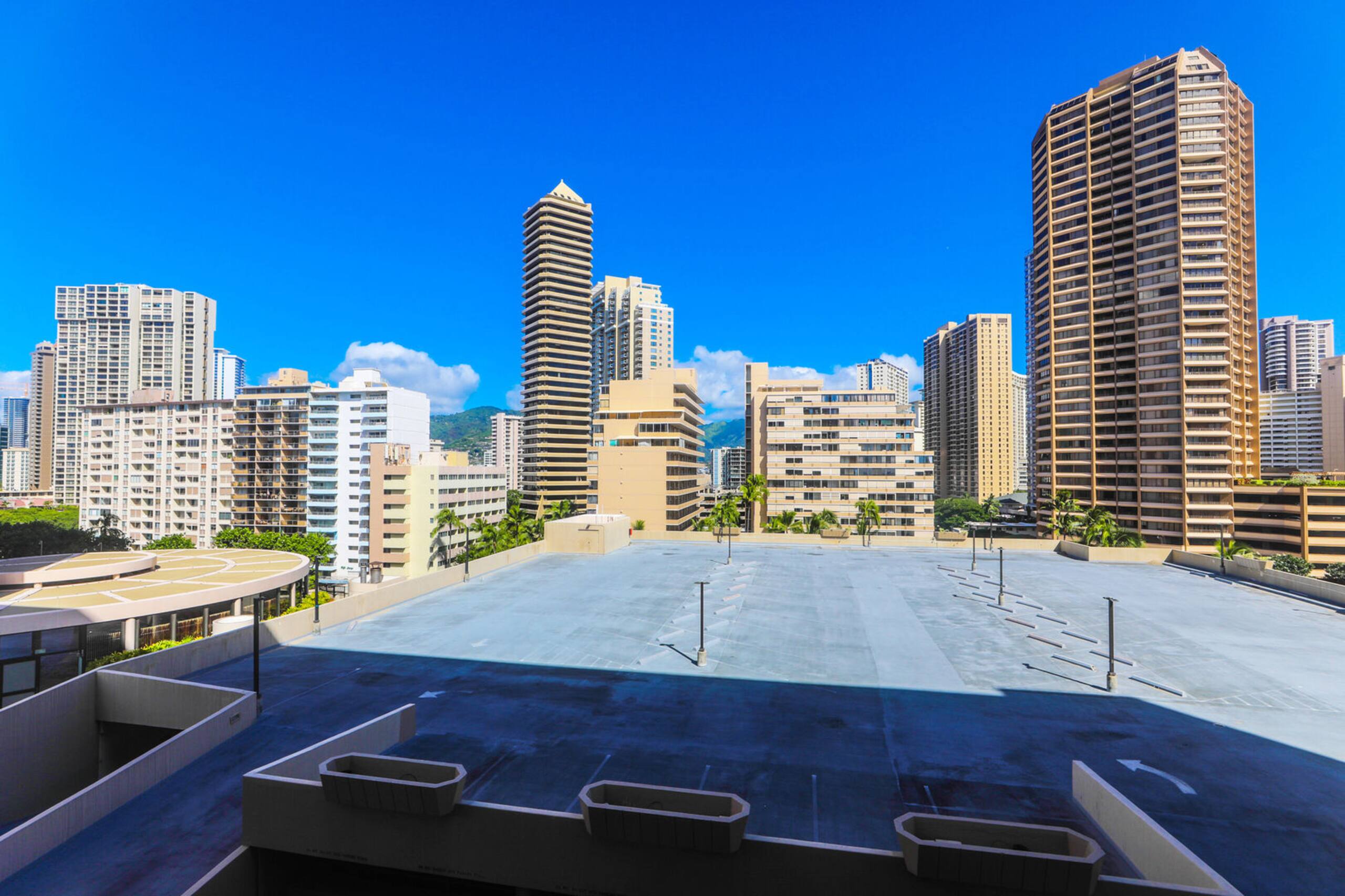 Great Location In Waikiki - Walk to Beach! - Image 12