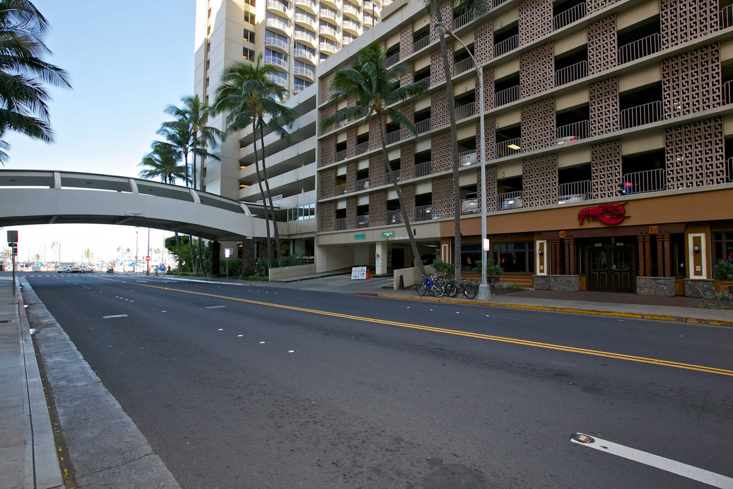 City Vibes & Minutes to Beach! Walk to Everything! - Image 20