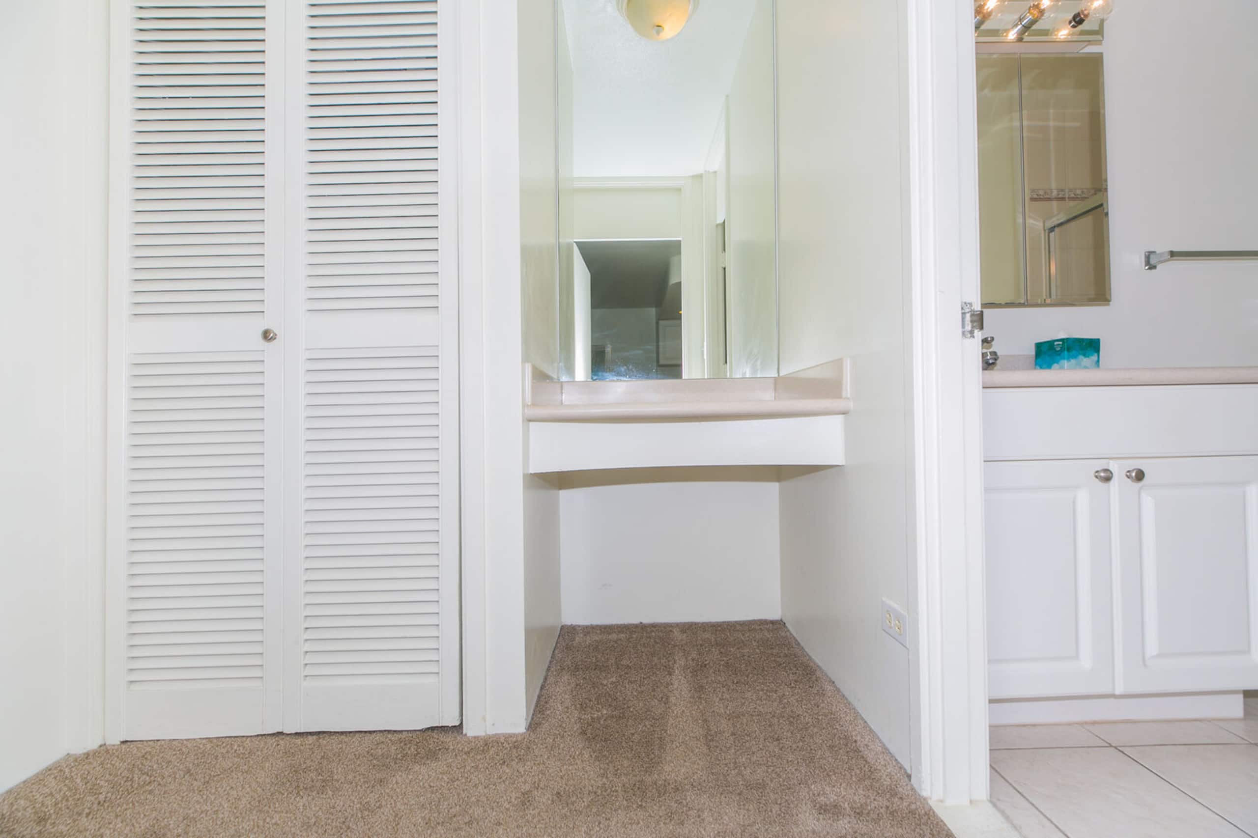 Island Oasis - Minutes to the Beach! - Image 9