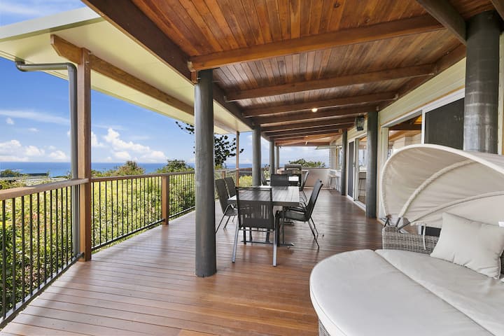 8 Yarrong Road | 4 Bedroom, 3 Bathroom, Sleeps 8