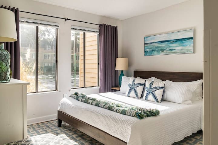 KING en-suite bedroom
