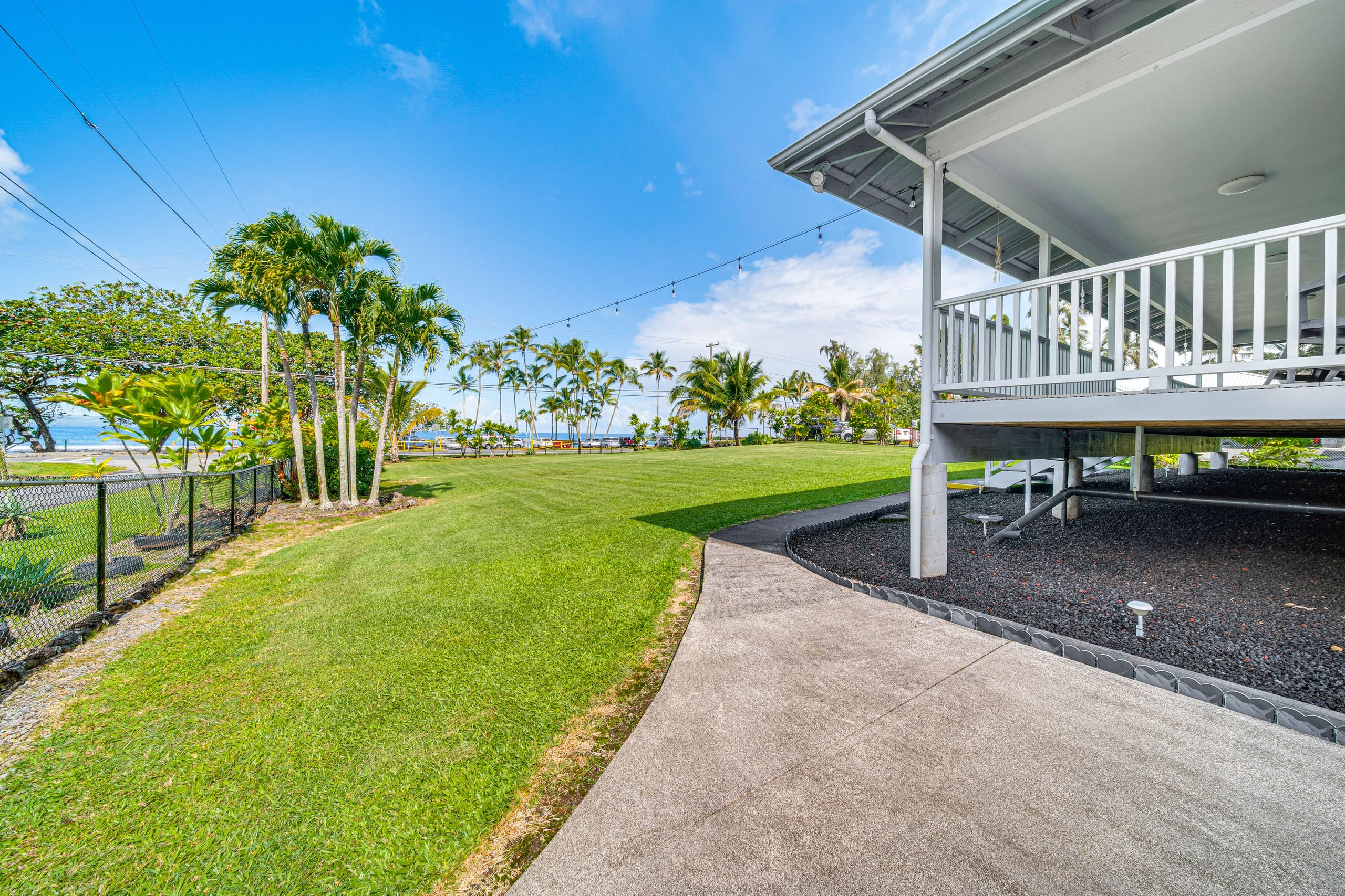 Home in Hilo · ★4.67 · 2 bedrooms · 2 beds · 1 shared bath - Image 19