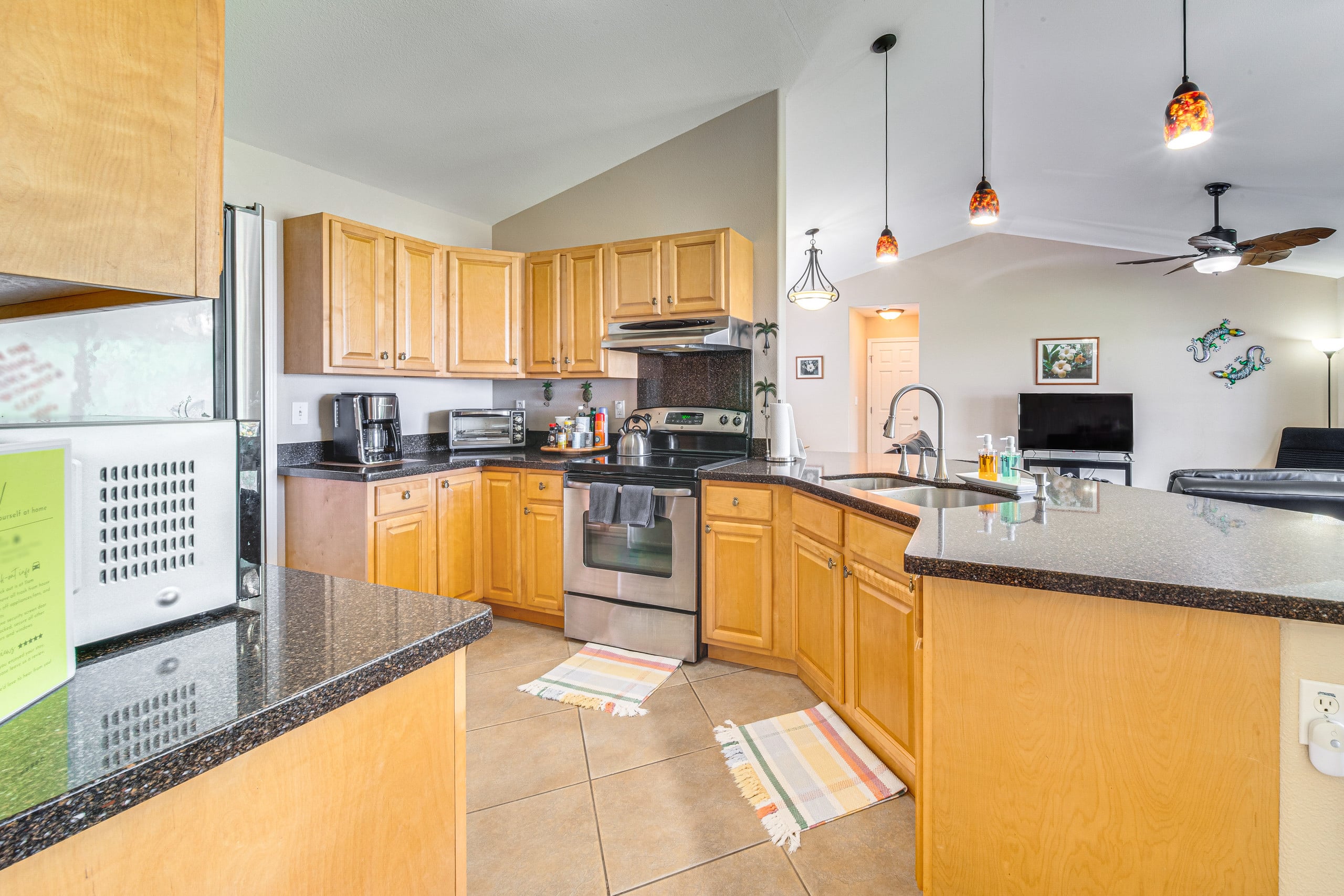 Home in Hilo · ★4.67 · 2 bedrooms · 2 beds · 1 shared bath - Image 8