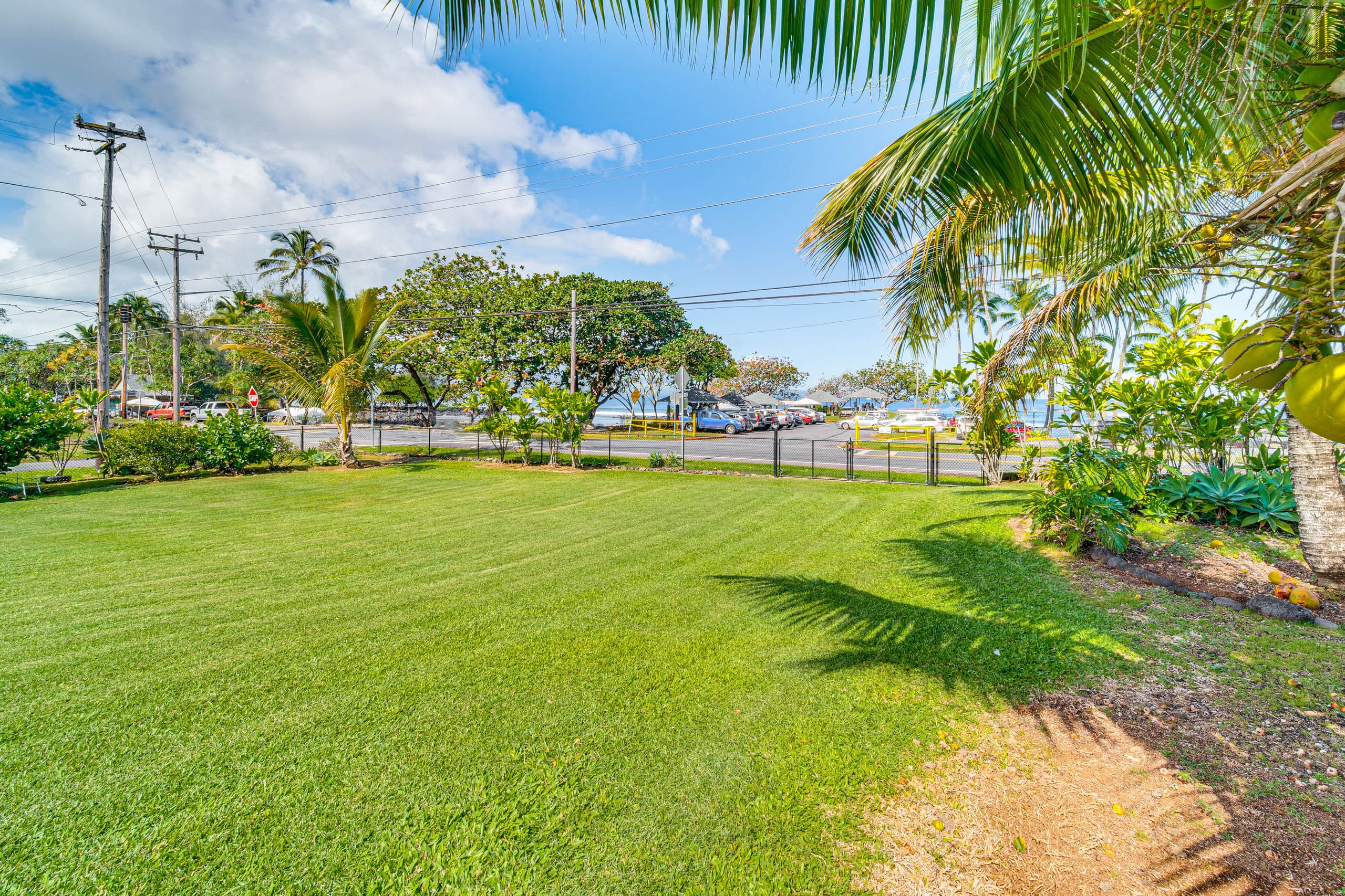Home in Hilo · ★4.67 · 2 bedrooms · 2 beds · 1 shared bath - Image 21