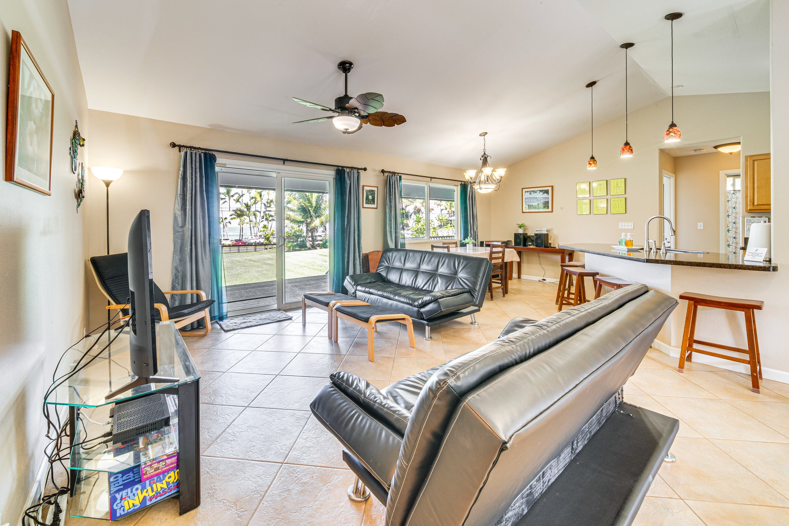 Home in Hilo · ★4.67 · 2 bedrooms · 2 beds · 1 shared bath - Image 4