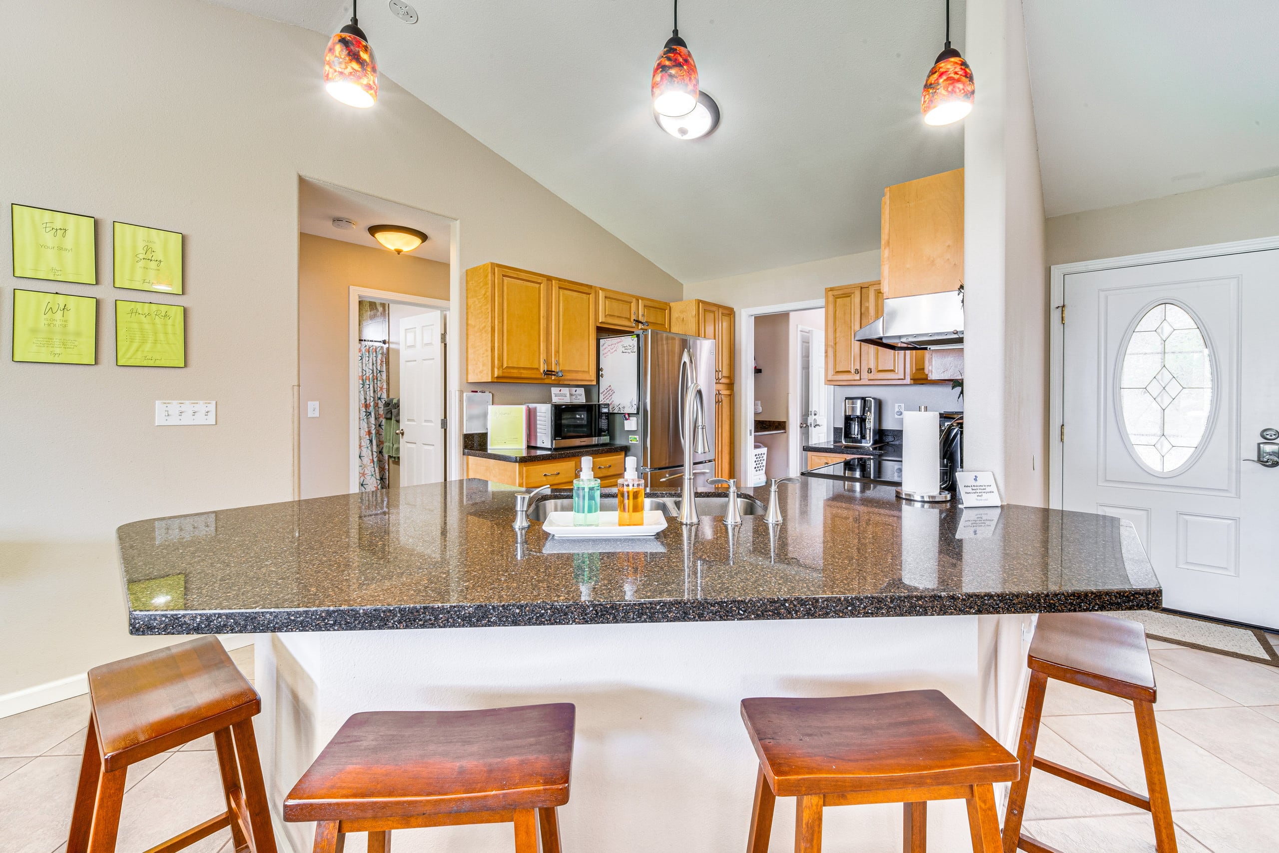 Home in Hilo · ★4.67 · 2 bedrooms · 2 beds · 1 shared bath - Image 7