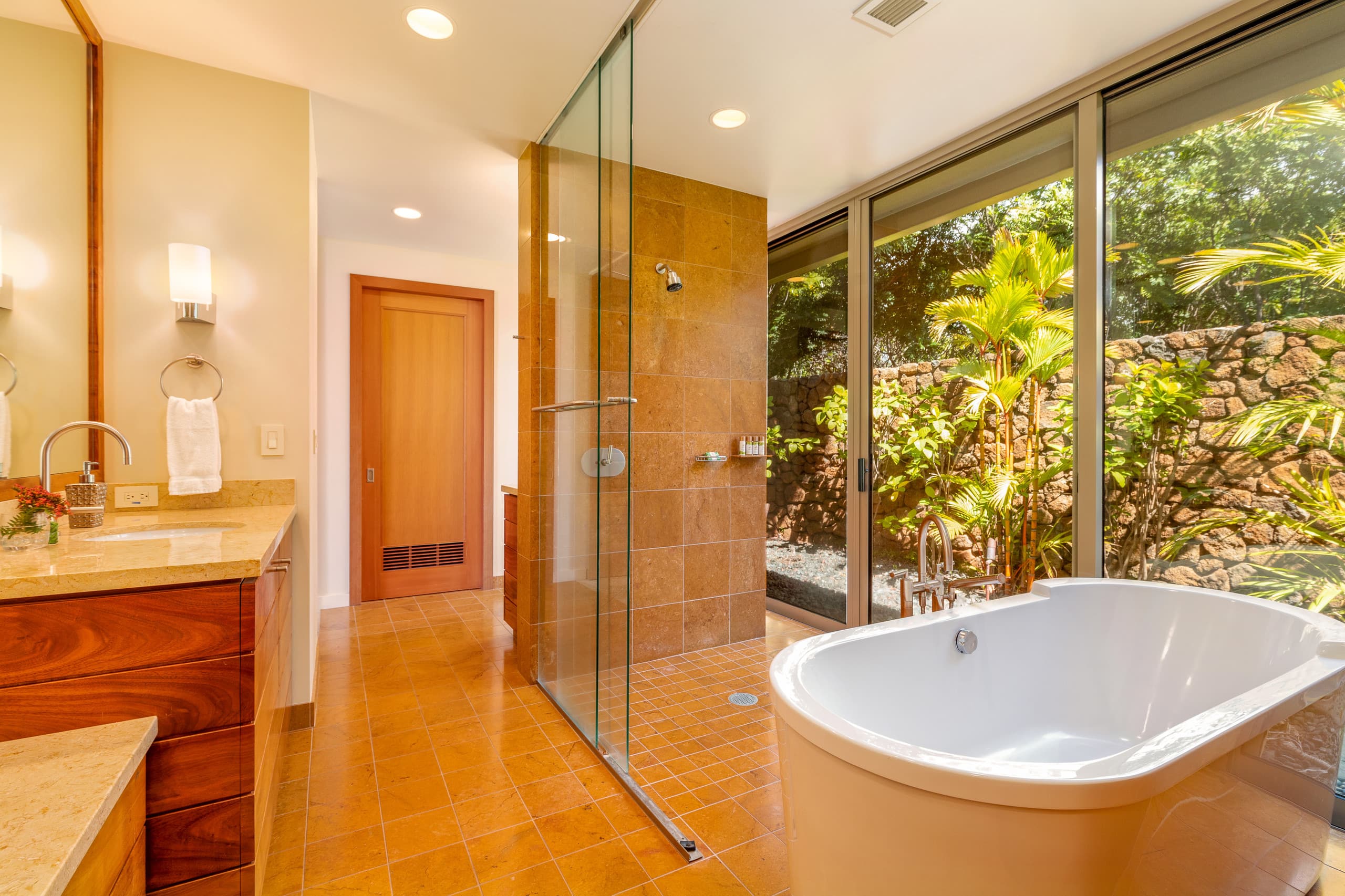 Home in Waimea · ★4.25 · 4 bedrooms · 6 beds · 6.5 baths - Image 26