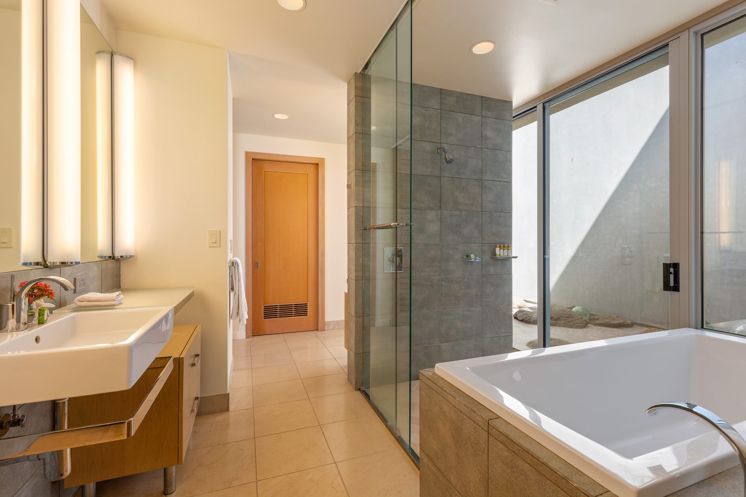 Home in Waimea · ★4.25 · 4 bedrooms · 6 beds · 6.5 baths - Image 40