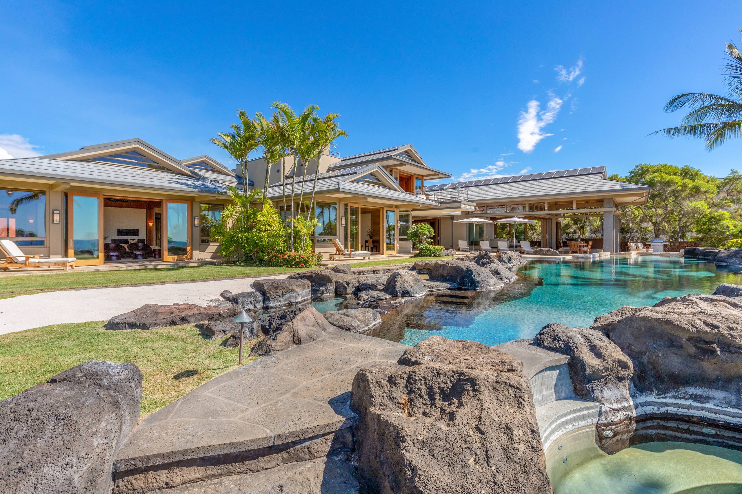Home in Waimea · ★4.25 · 4 bedrooms · 6 beds · 6.5 baths - Image 21