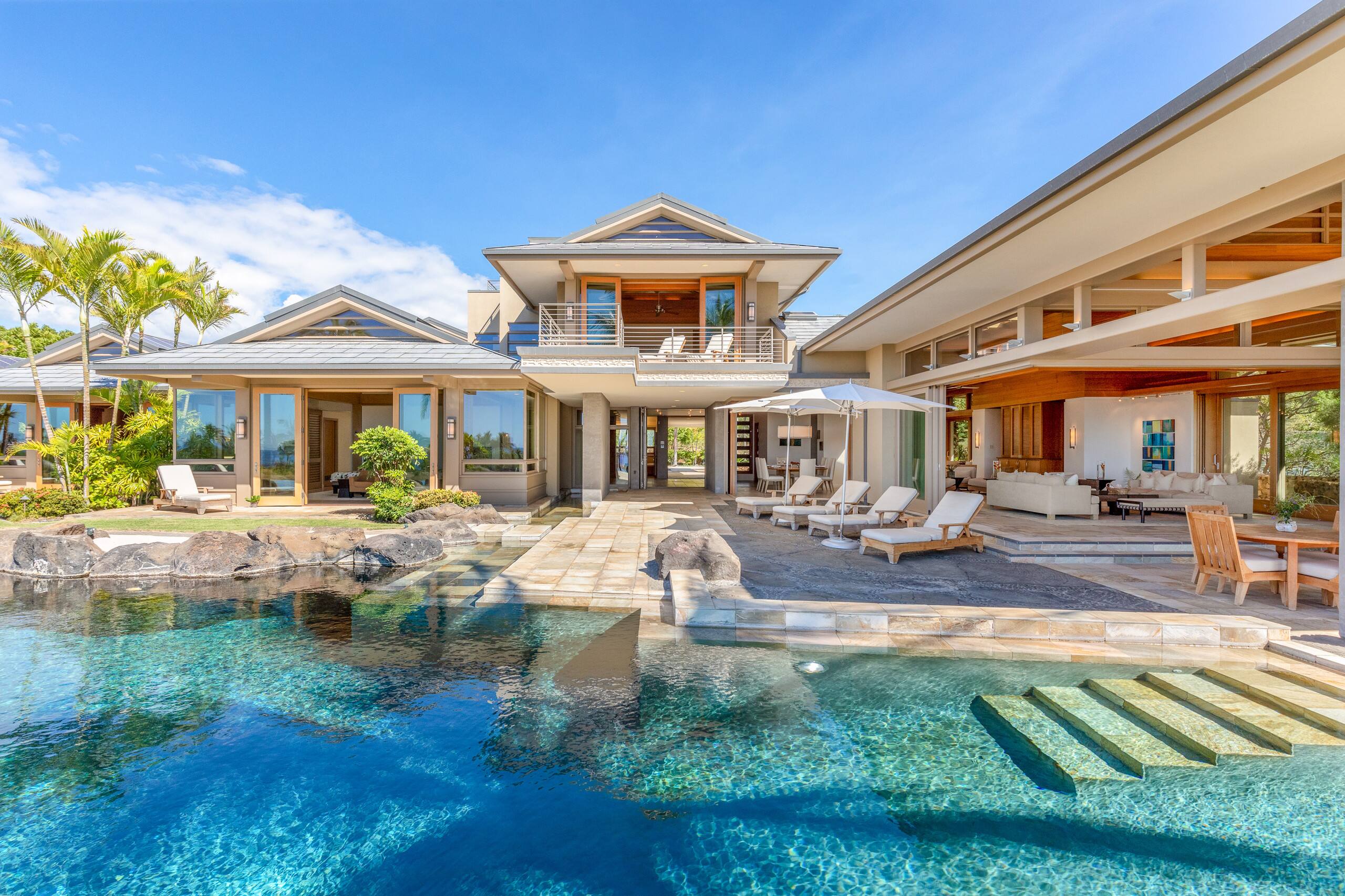 Home in Waimea · ★4.25 · 4 bedrooms · 6 beds · 6.5 baths - Image 5