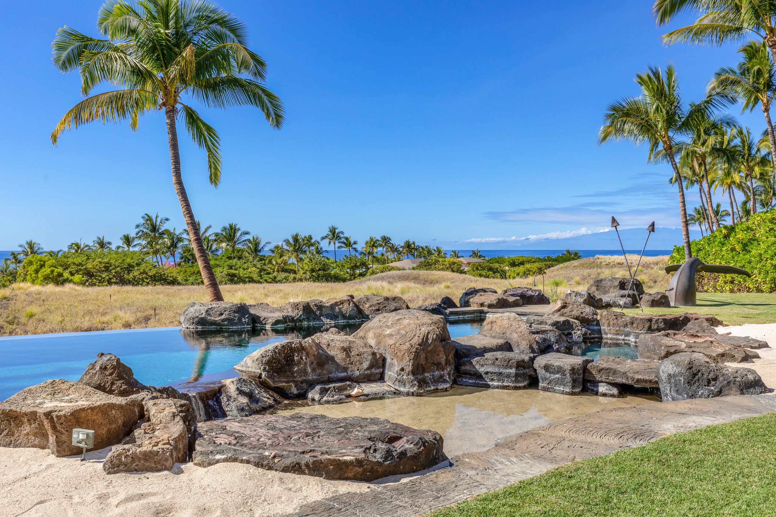 Home in Waimea · ★4.25 · 4 bedrooms · 6 beds · 6.5 baths - Image 22
