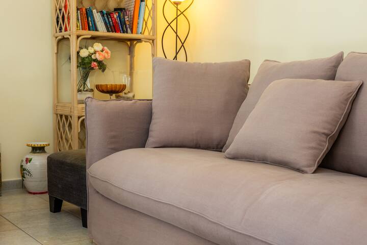 Can Camelia gallery image 5