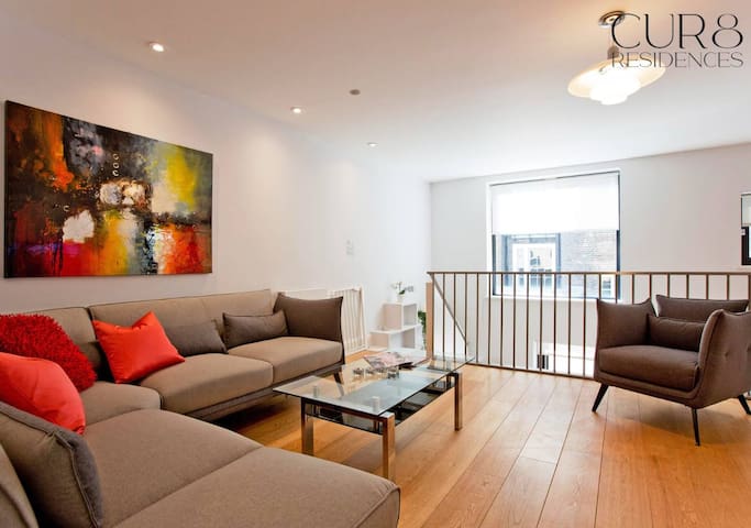 Luxury 4-Bed Mews Retreat in the Heart of Marylebo gallery image 2
