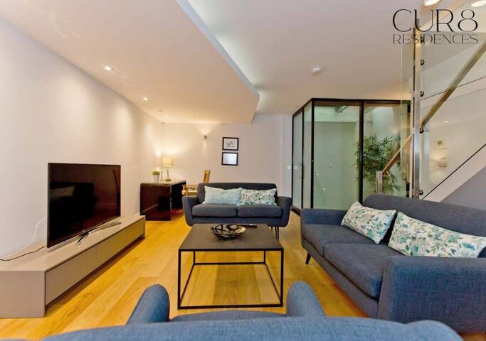 Luxury 4-Bed Mews Retreat in the Heart of Marylebo gallery image 4