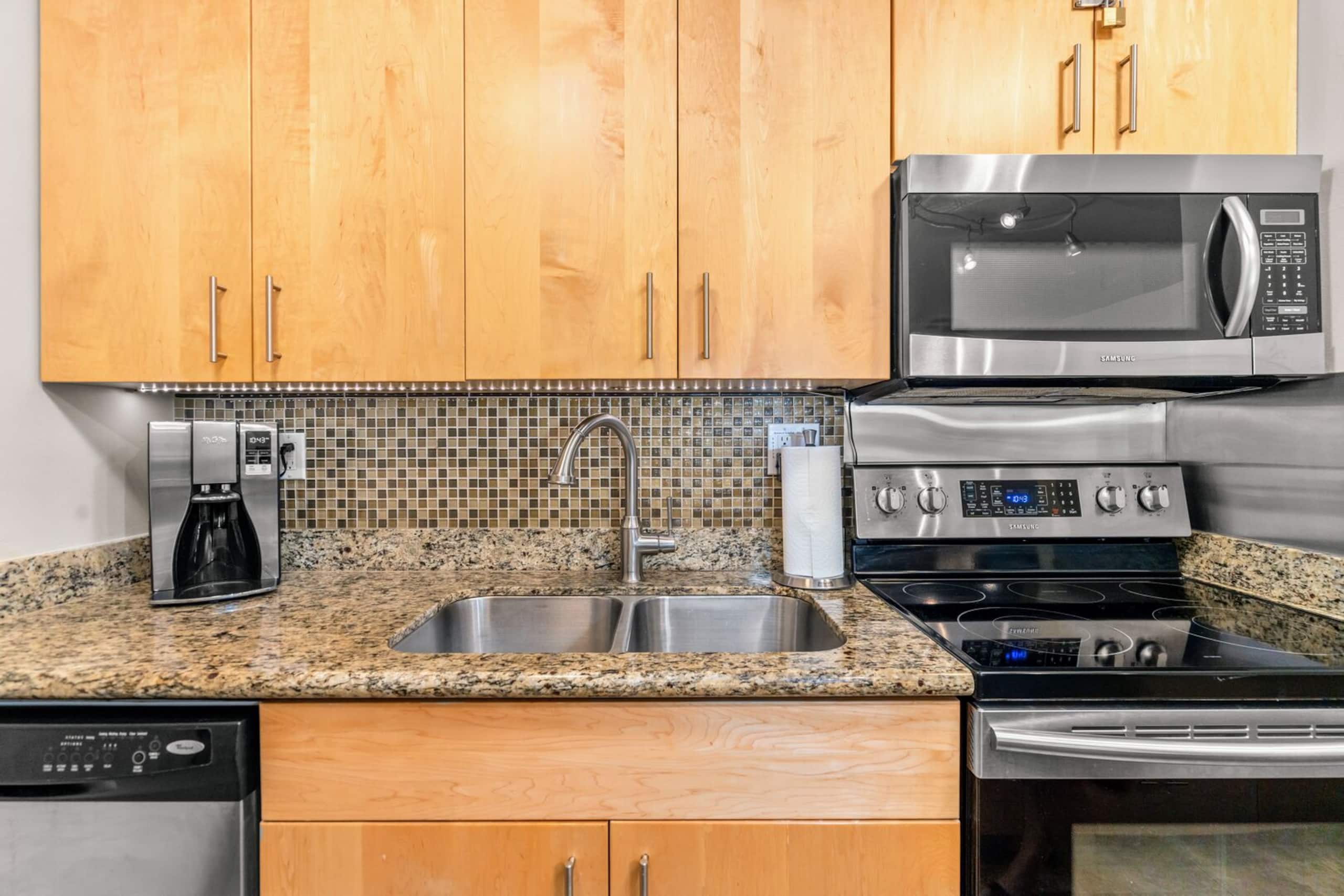 Condo in Kihei · ★4.71 · 1 bedroom · 2 beds · 1 bath - Image 13