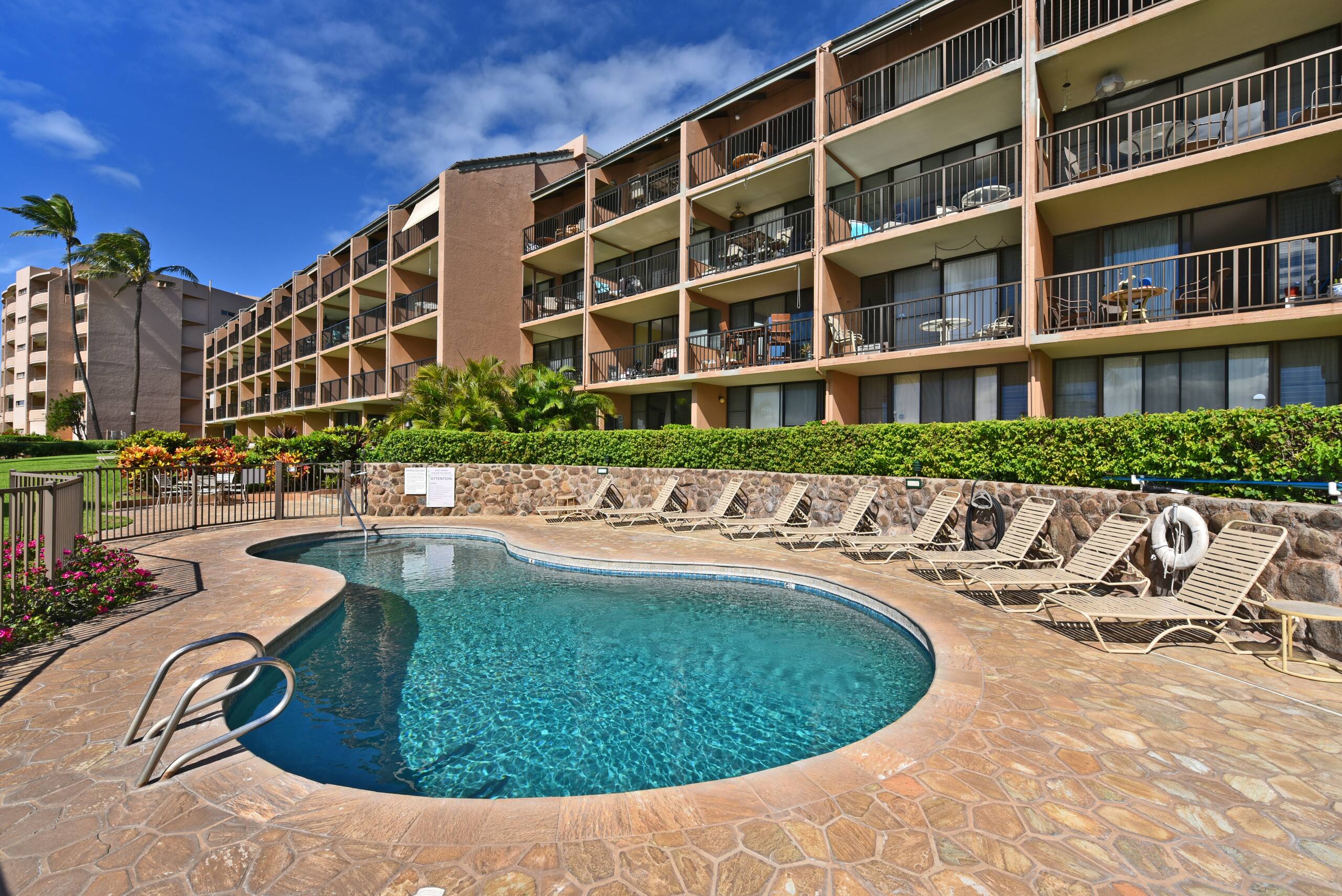 Condo in Wailuku · ★4.66 · 1 bedroom · 2 beds · 1 bath - Image 40