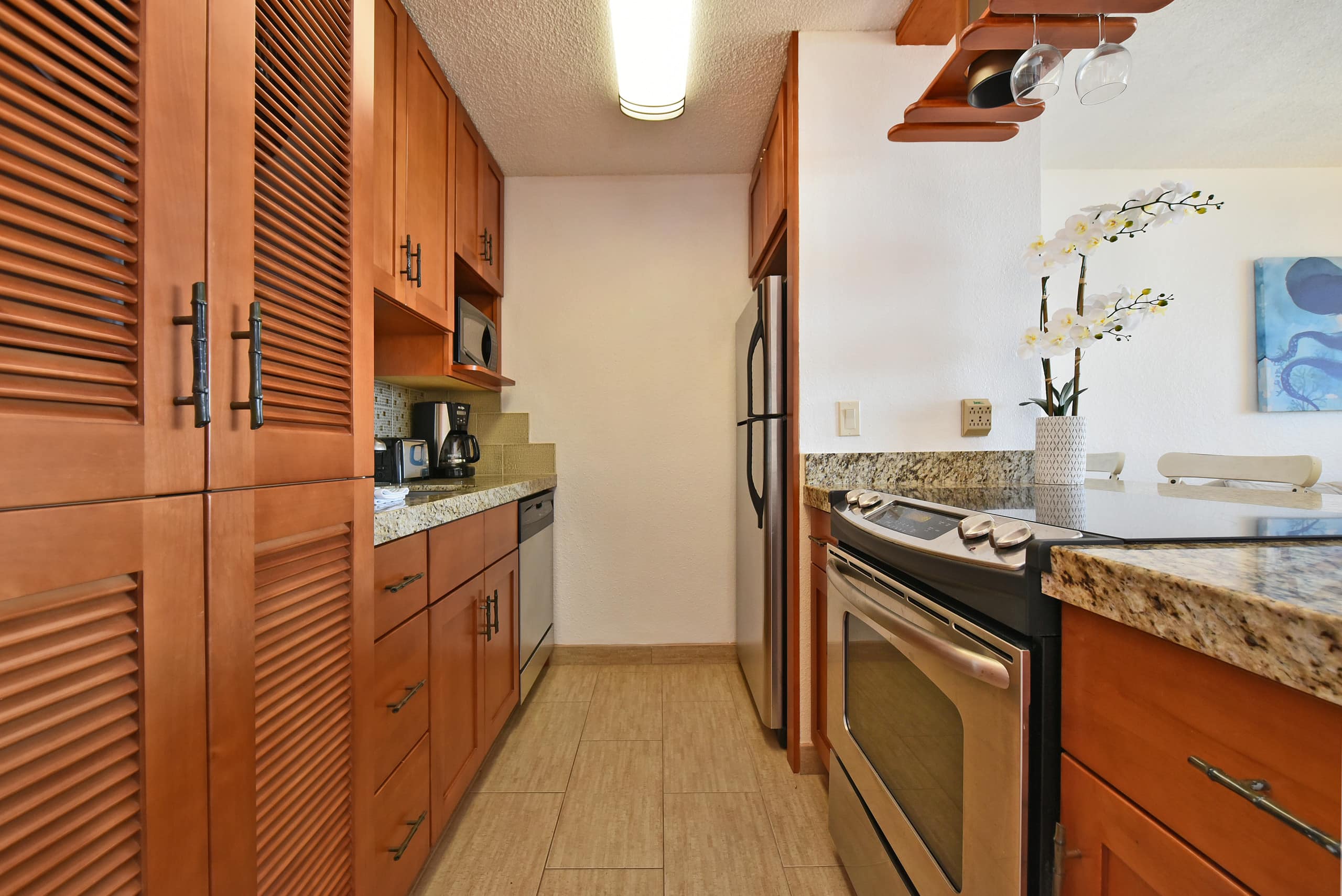 Condo in Wailuku · ★4.66 · 1 bedroom · 2 beds · 1 bath - Image 11
