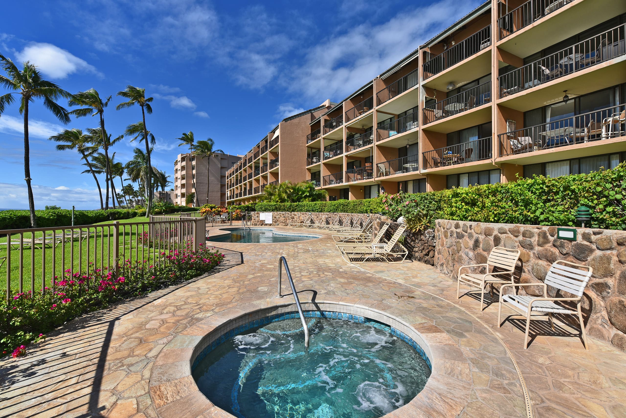 Condo in Wailuku · ★4.66 · 1 bedroom · 2 beds · 1 bath - Image 41