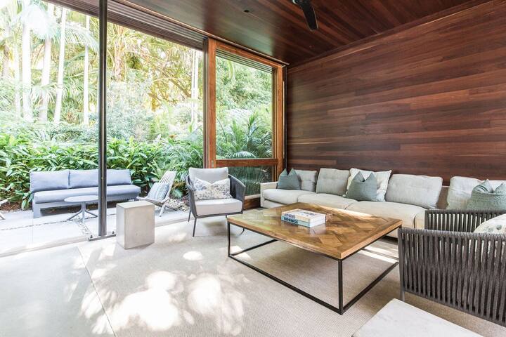 The Rainforest House, Pool, Tennis, Fireplace gallery image 2