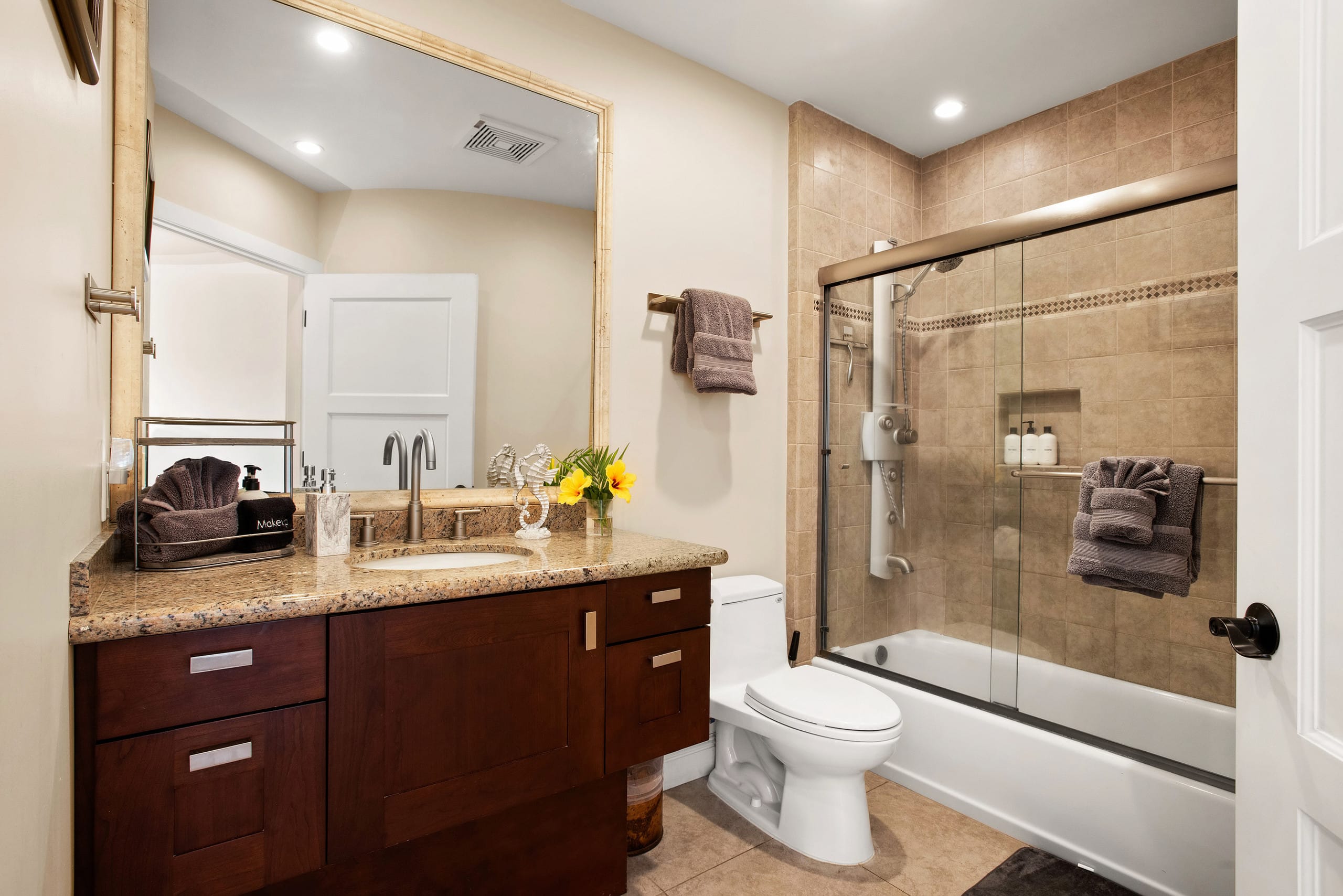 Condo in Kihei · ★4.89 · 3 bedrooms · 3 beds · 3 baths - Image 20