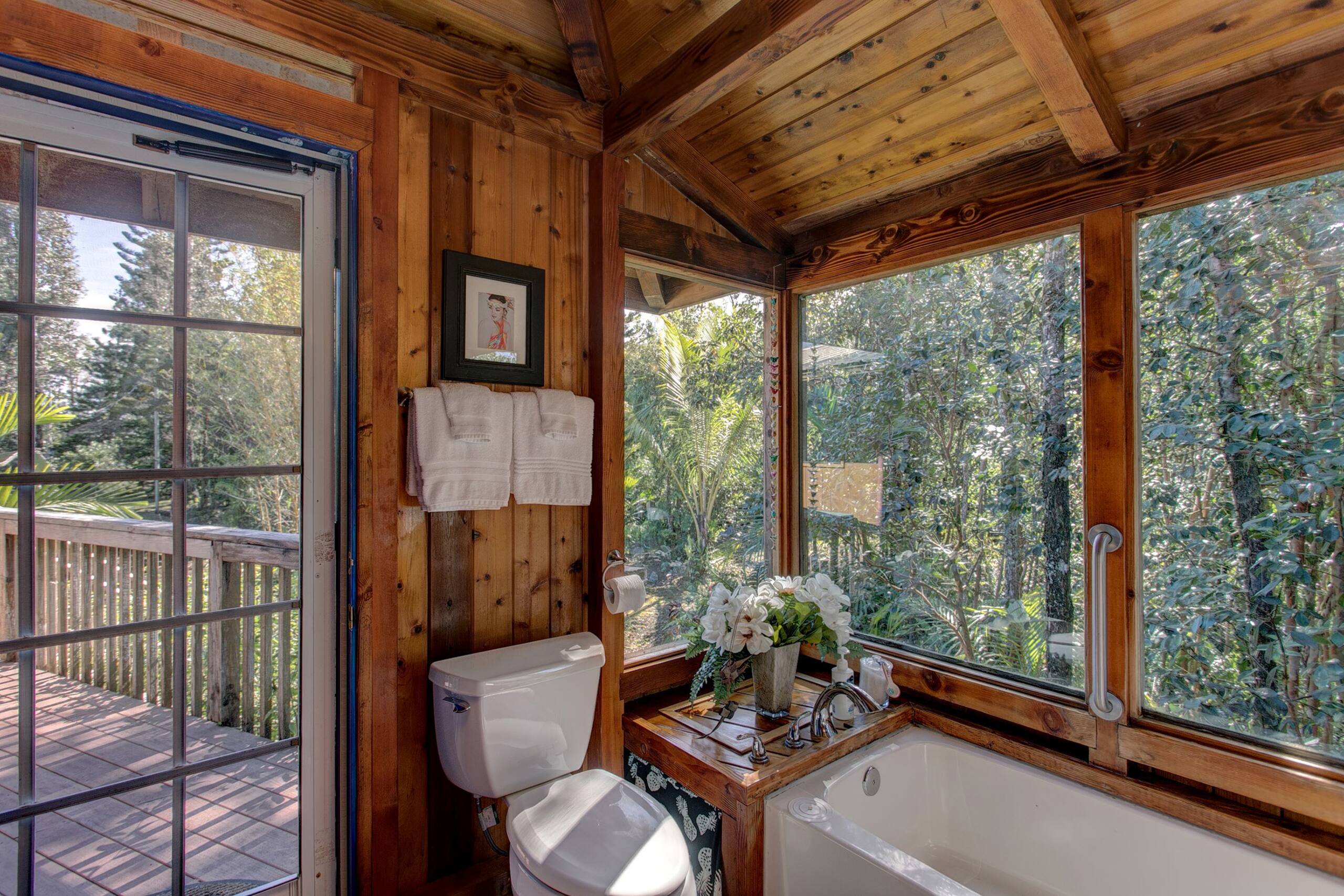 Home in Keaau · ★4.6 · 1 bedroom · 1 bed · 1.5 baths - Image 12