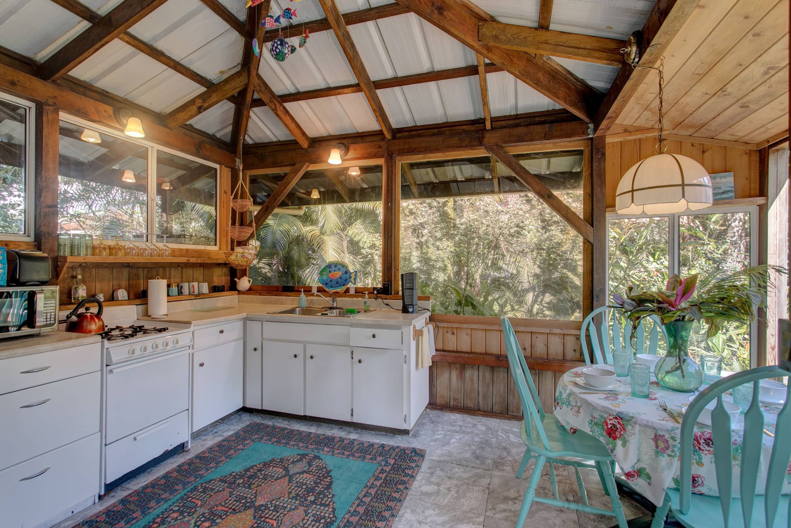 Home in Keaau · ★4.6 · 1 bedroom · 1 bed · 1.5 baths - Image 16