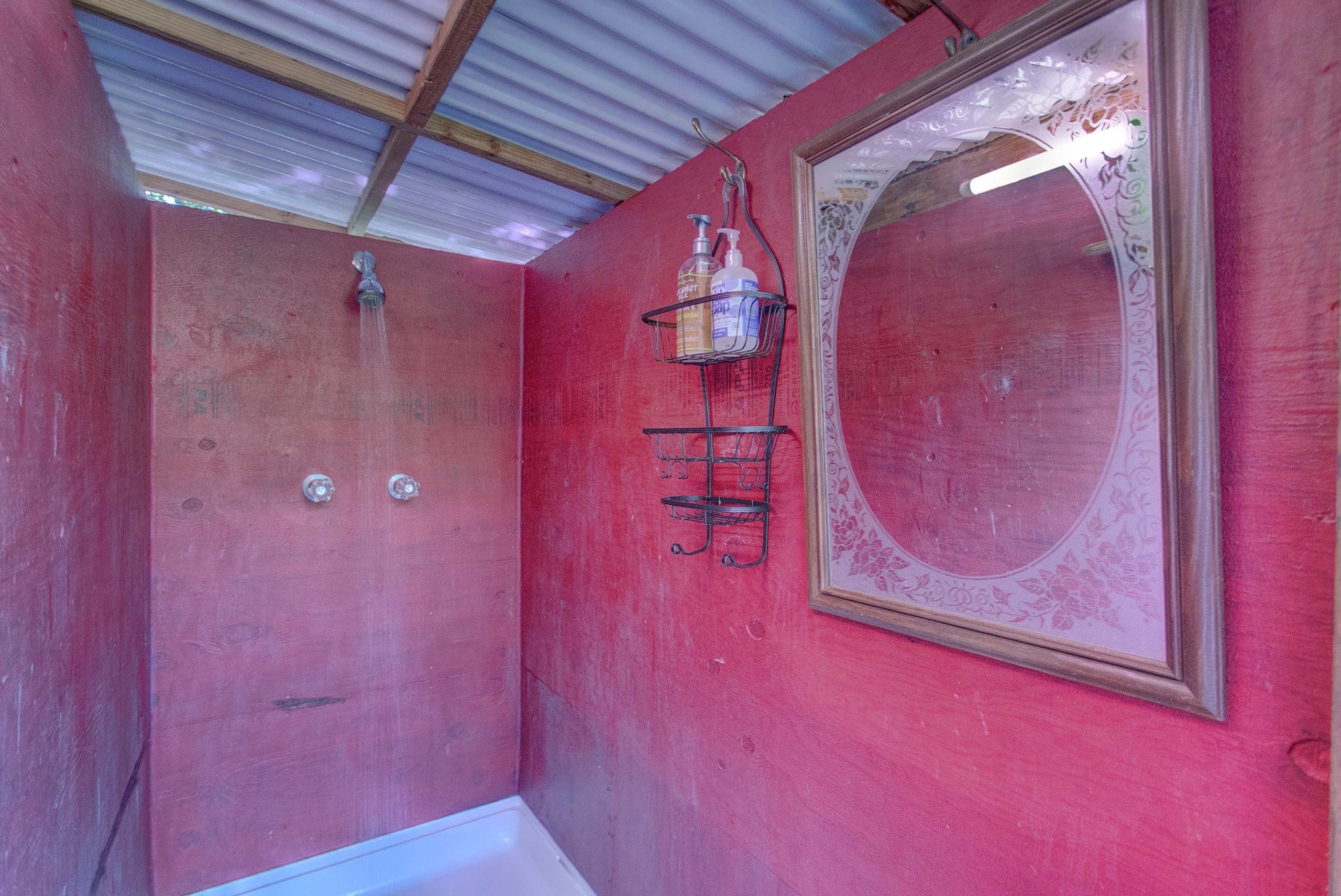 Home in Keaau · ★4.6 · 1 bedroom · 1 bed · 1.5 baths - Image 19