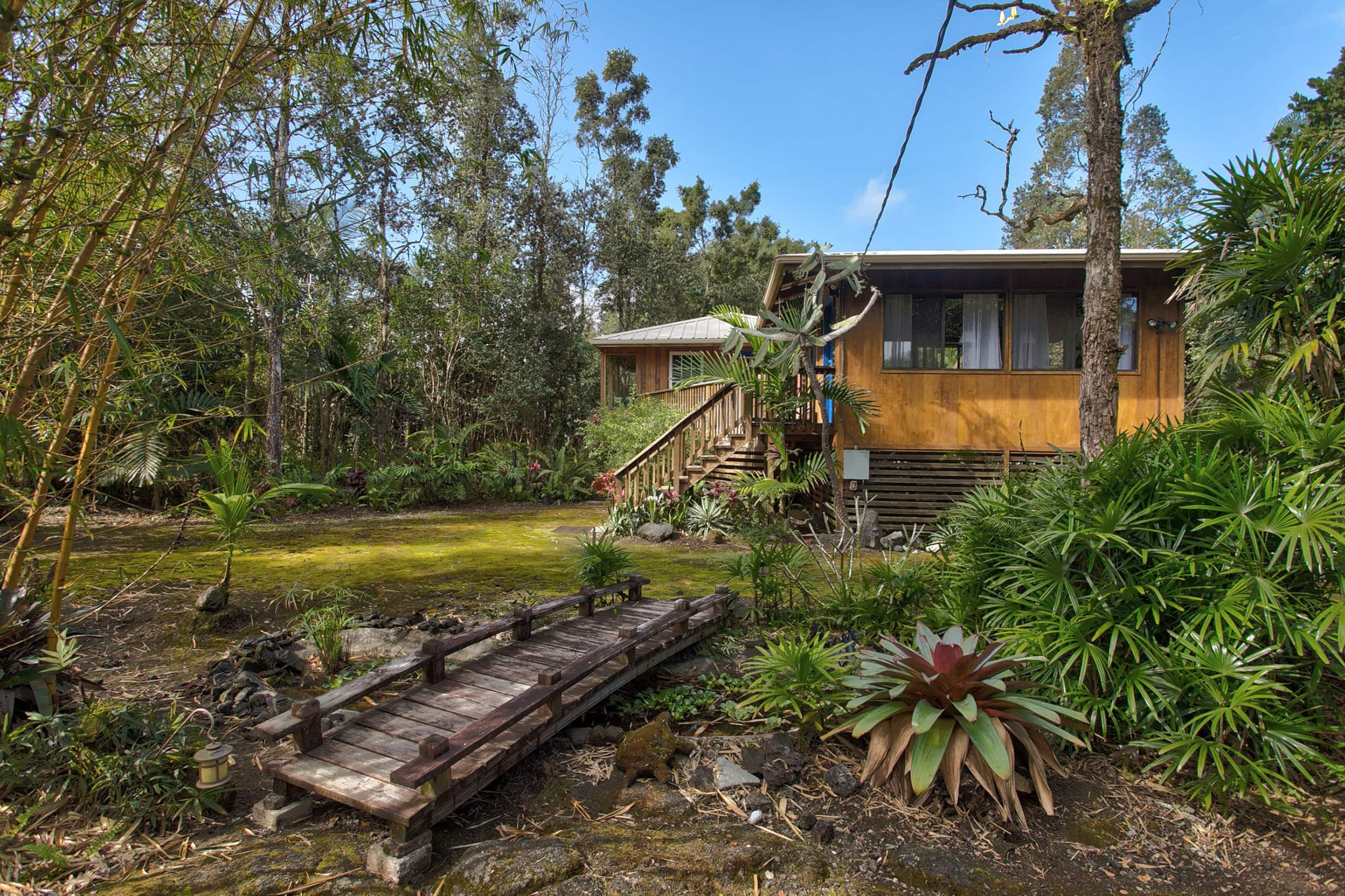 Home in Keaau · ★4.6 · 1 bedroom · 1 bed · 1.5 baths - Image 22