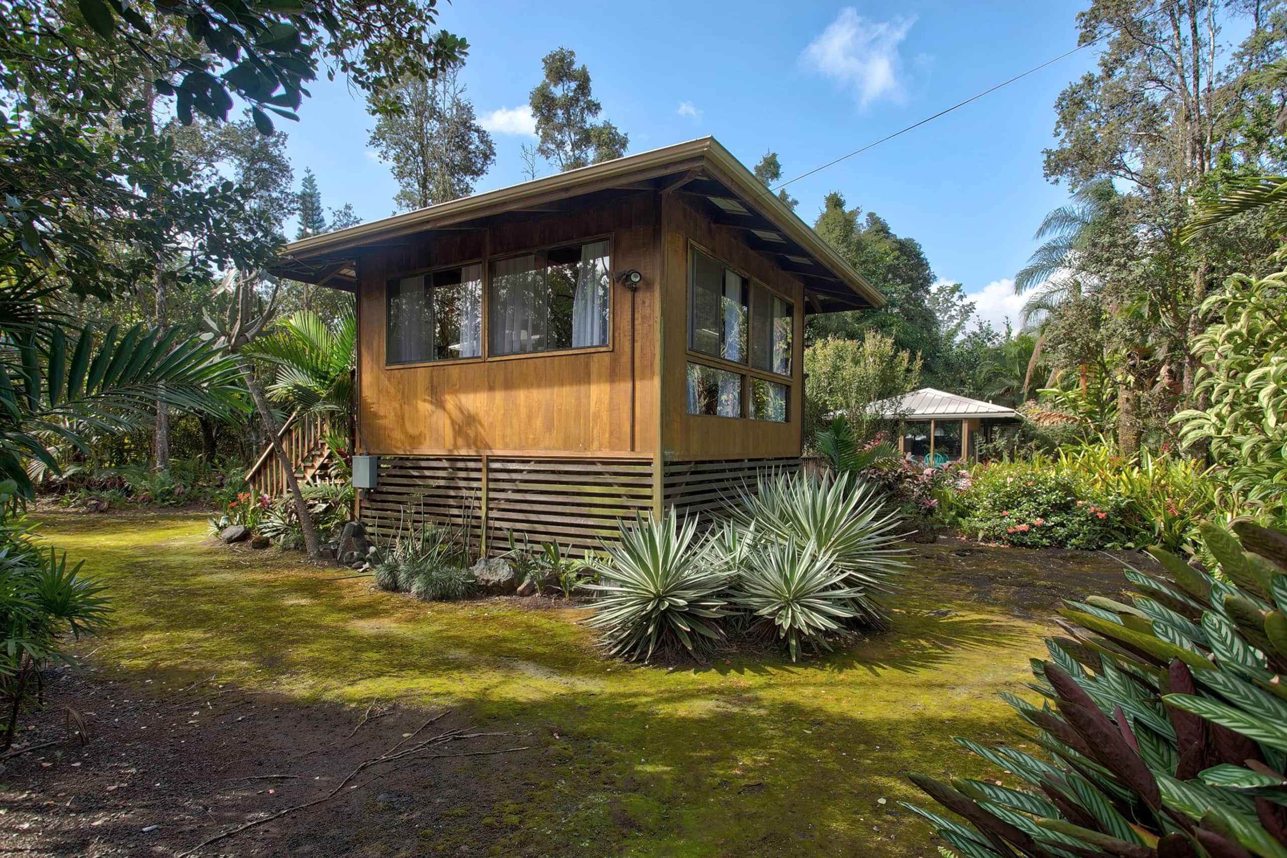 Home in Keaau · ★4.6 · 1 bedroom · 1 bed · 1.5 baths - Image 27