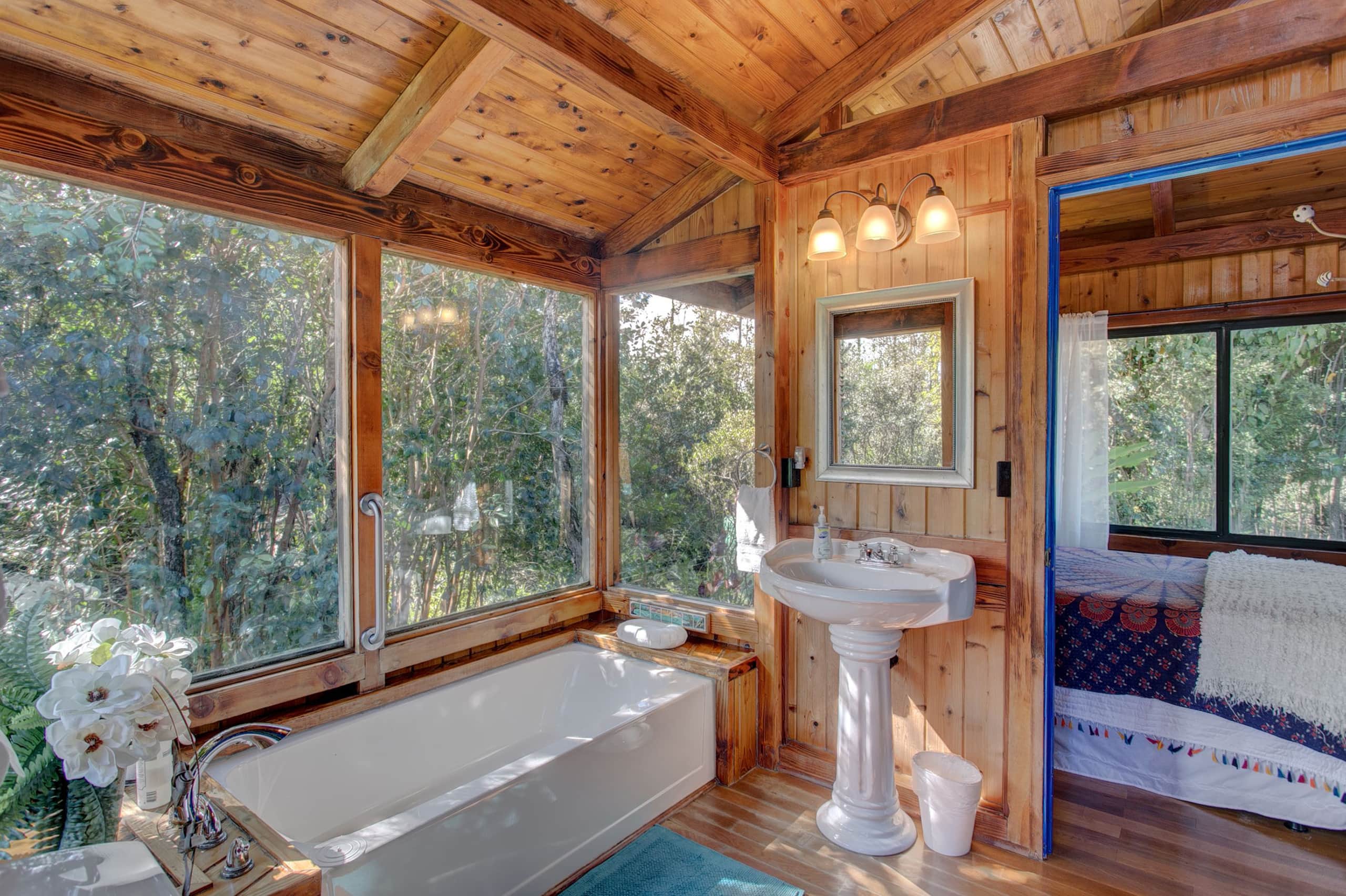 Home in Keaau · ★4.6 · 1 bedroom · 1 bed · 1.5 baths - Image 13