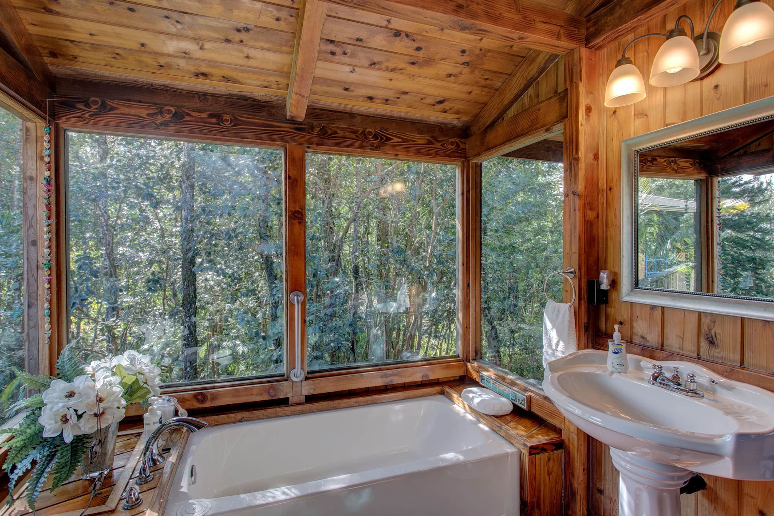 Home in Keaau · ★4.6 · 1 bedroom · 1 bed · 1.5 baths - Image 11