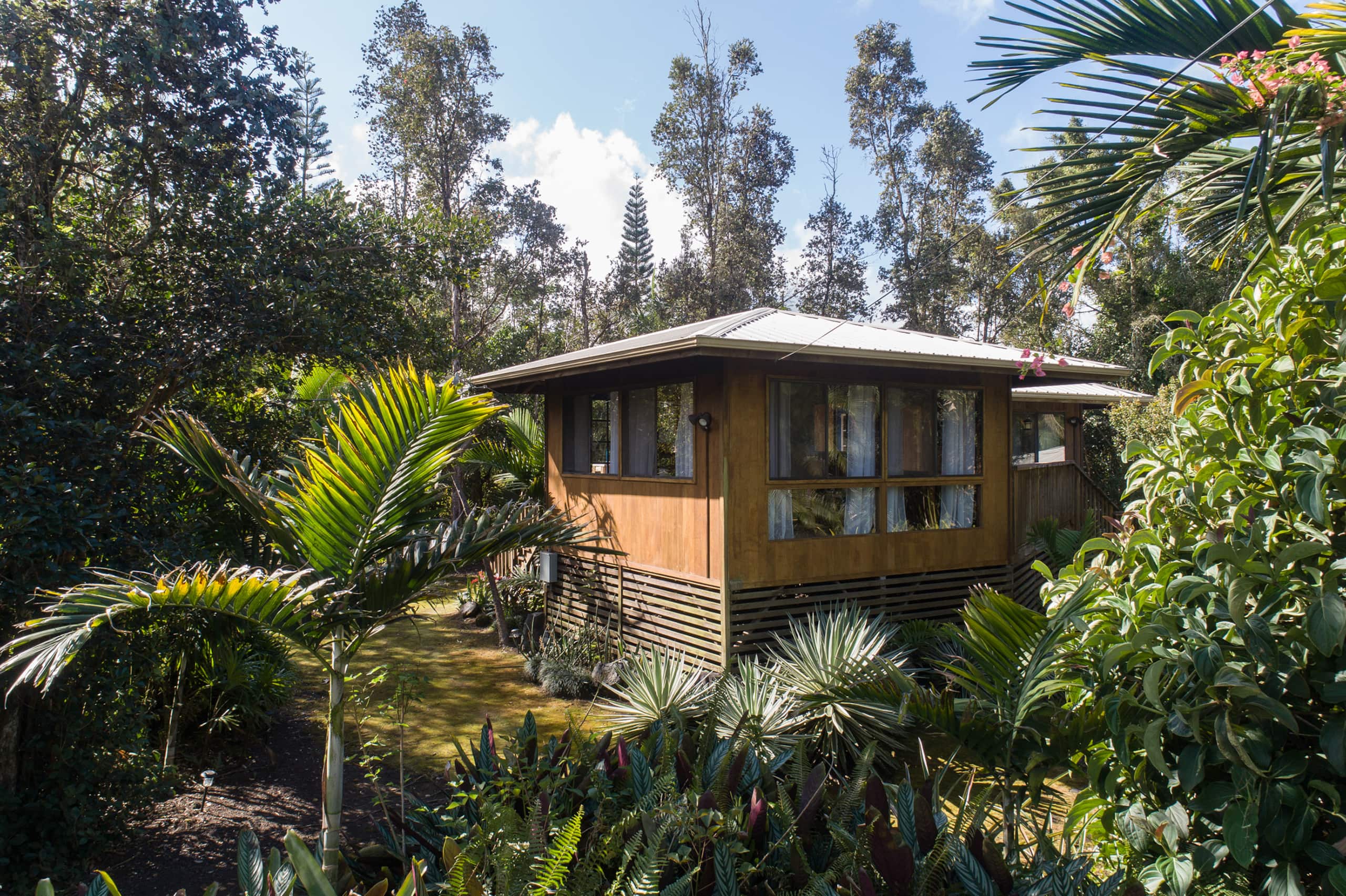 Home in Keaau · ★4.6 · 1 bedroom · 1 bed · 1.5 baths - Image 26