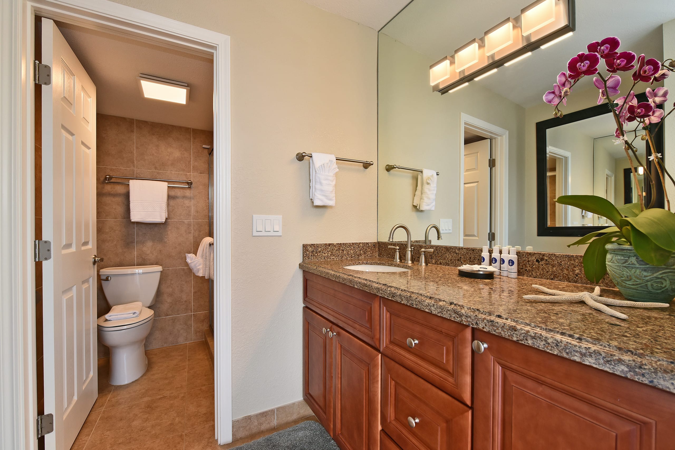Condo in Lahaina · ★4.71 · 2 bedrooms · 3 beds · 2 private baths - Image 25