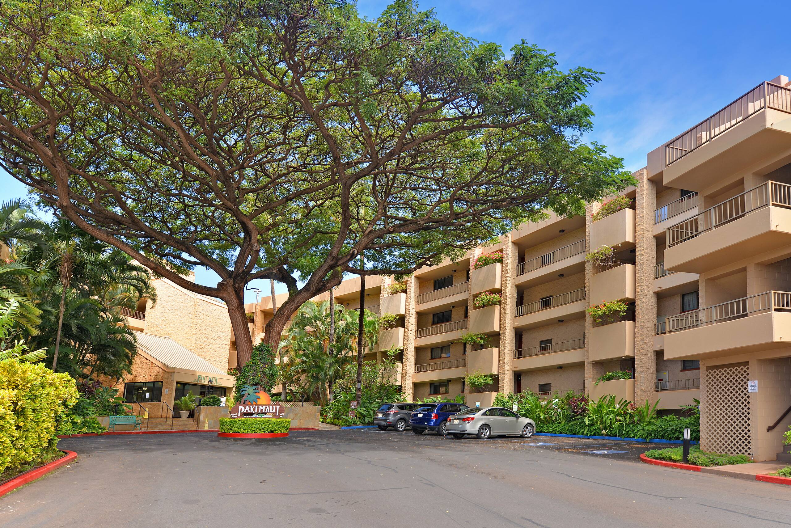 Condo in Lahaina · ★4.71 · 2 bedrooms · 3 beds · 2 private baths - Image 32