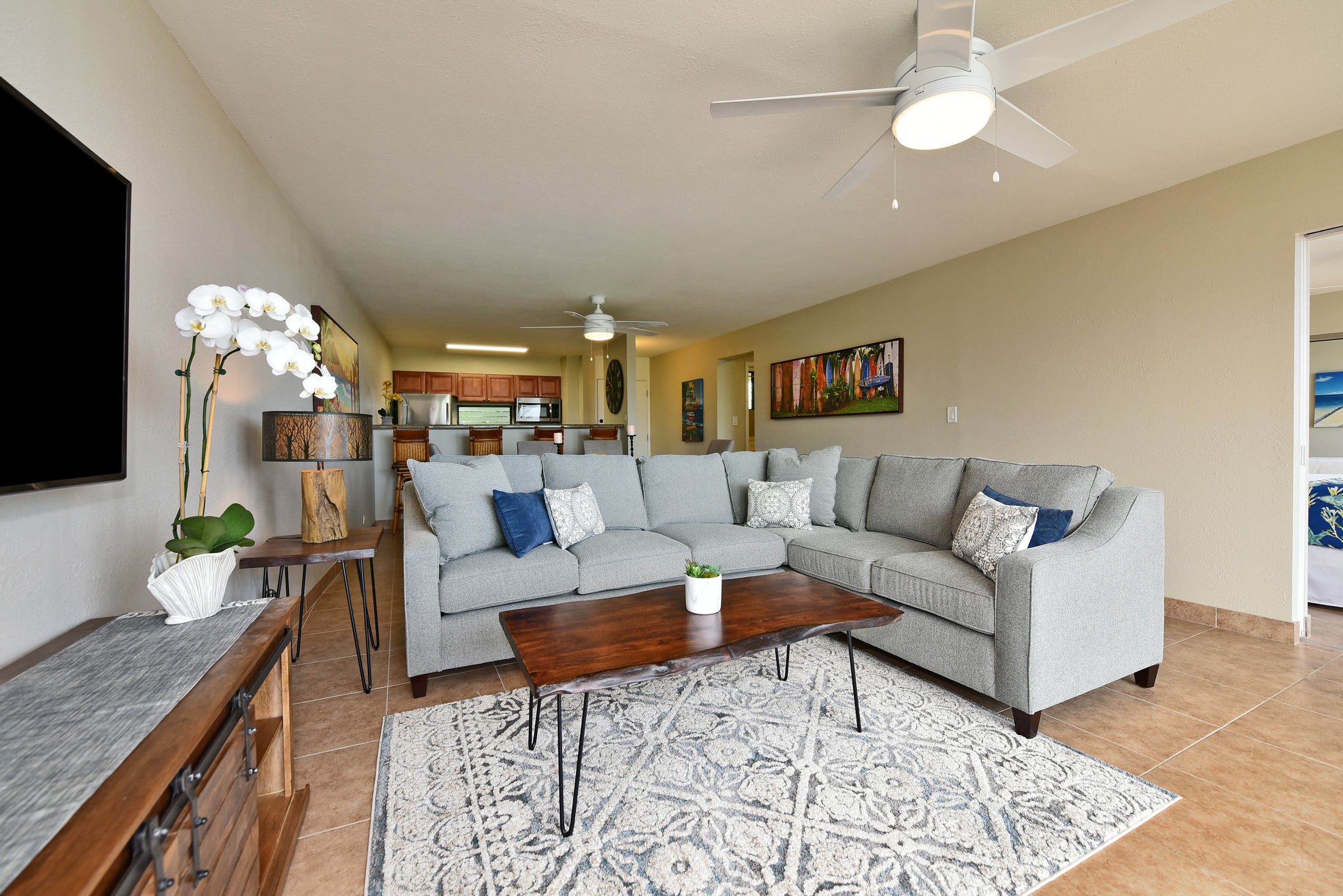 Condo in Lahaina · ★4.71 · 2 bedrooms · 3 beds · 2 private baths - Image 2