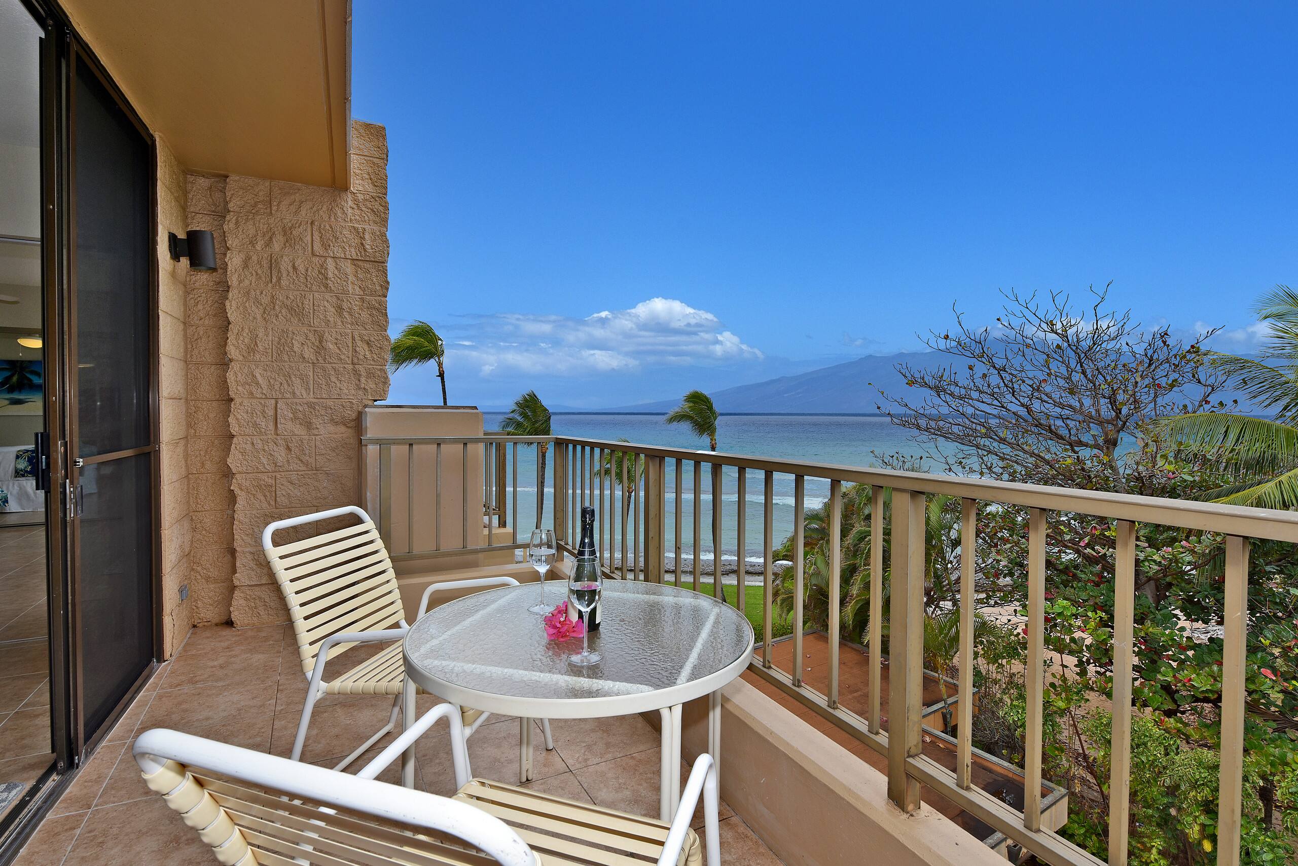 Condo in Lahaina · ★4.71 · 2 bedrooms · 3 beds · 2 private baths - Image 27