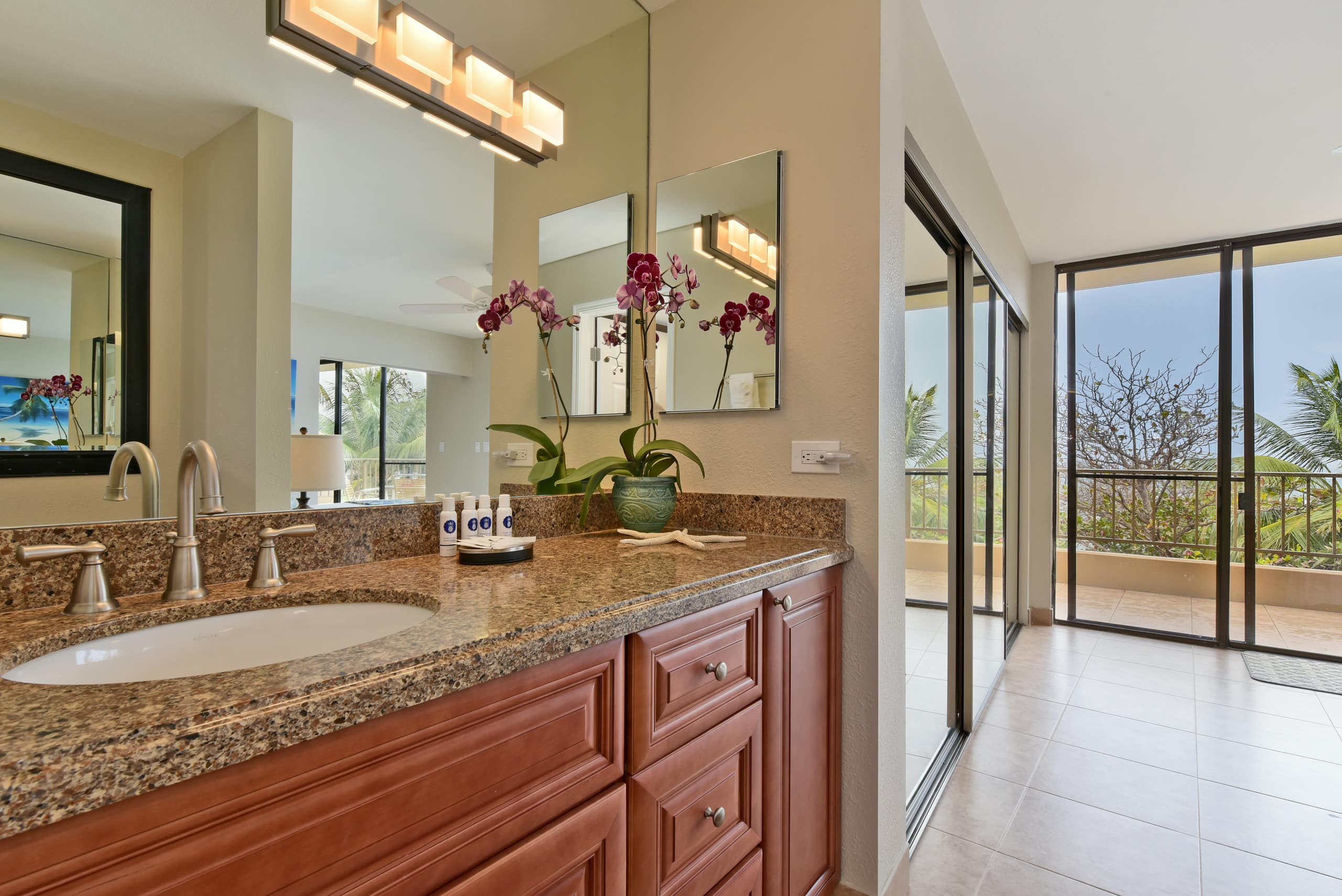 Condo in Lahaina · ★4.71 · 2 bedrooms · 3 beds · 2 private baths - Image 24
