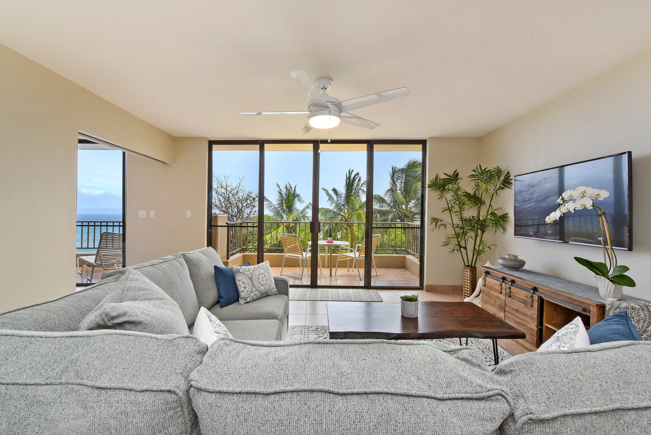 Condo in Lahaina · ★4.71 · 2 bedrooms · 3 beds · 2 private baths - Image 4