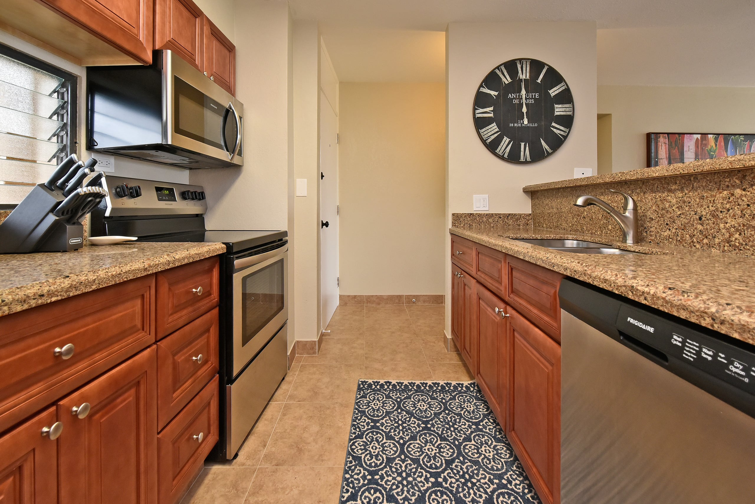 Condo in Lahaina · ★4.71 · 2 bedrooms · 3 beds · 2 private baths - Image 11