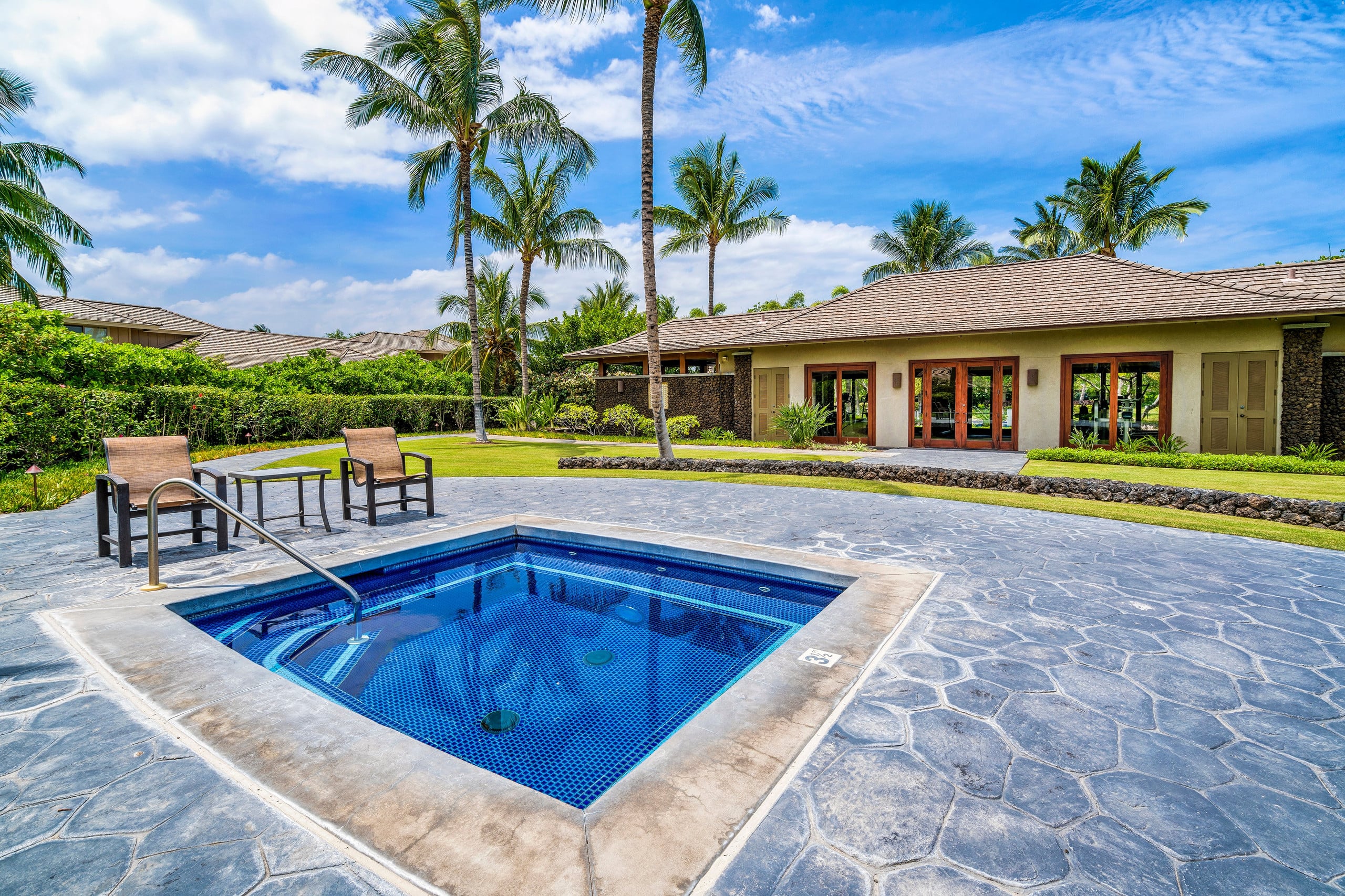 3-Bed w/ Private Pool Dec. - Image 48