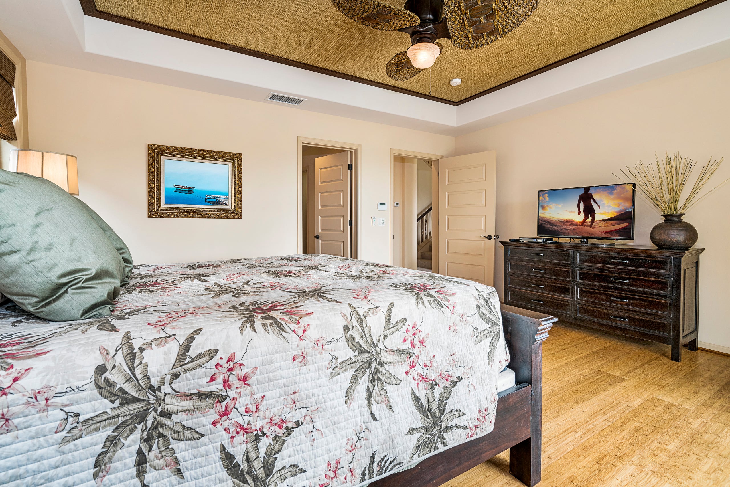 3-Bed w/ Private Pool Dec. - Image 23