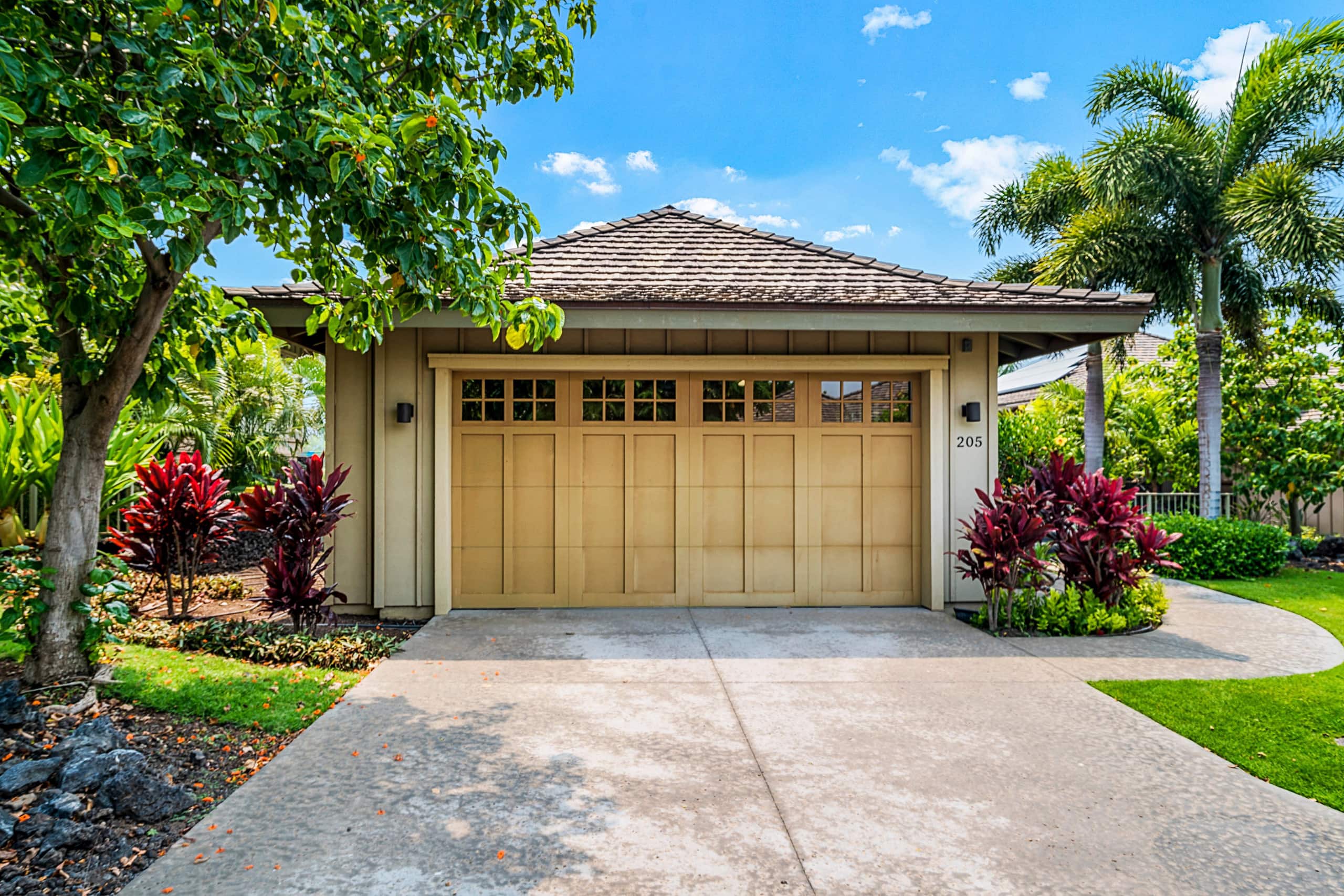 3-Bed w/ Private Pool Dec. - Image 38
